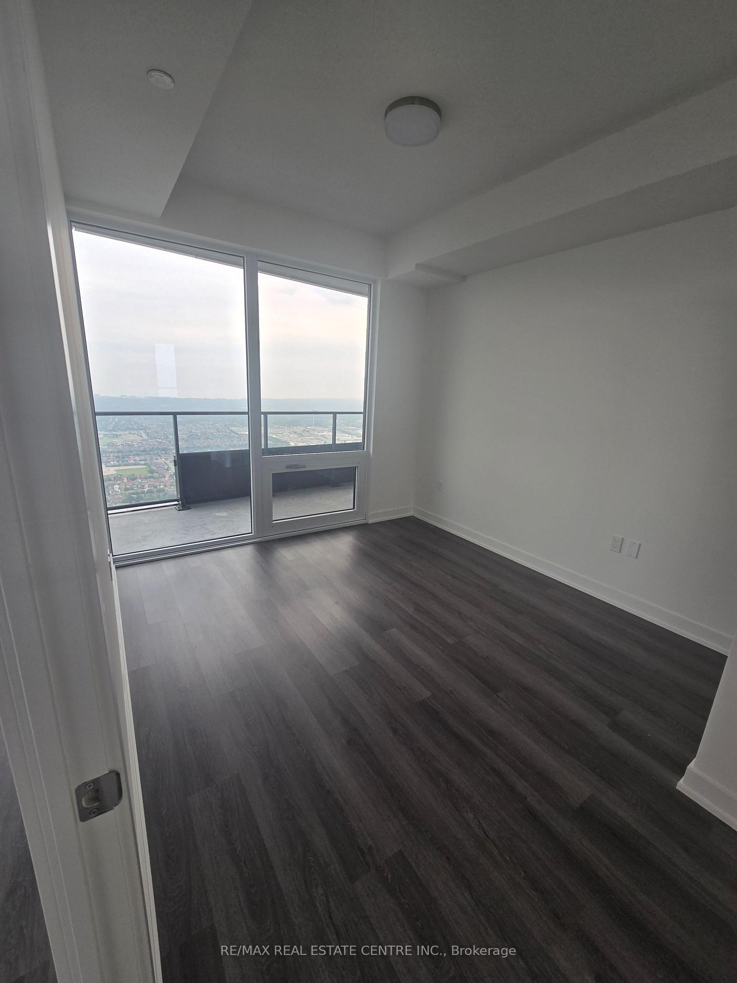 Photo 7 of Unit 6608, 448 Burnhamthorpe Road W, Mississauga, City Centre — HOMEH
