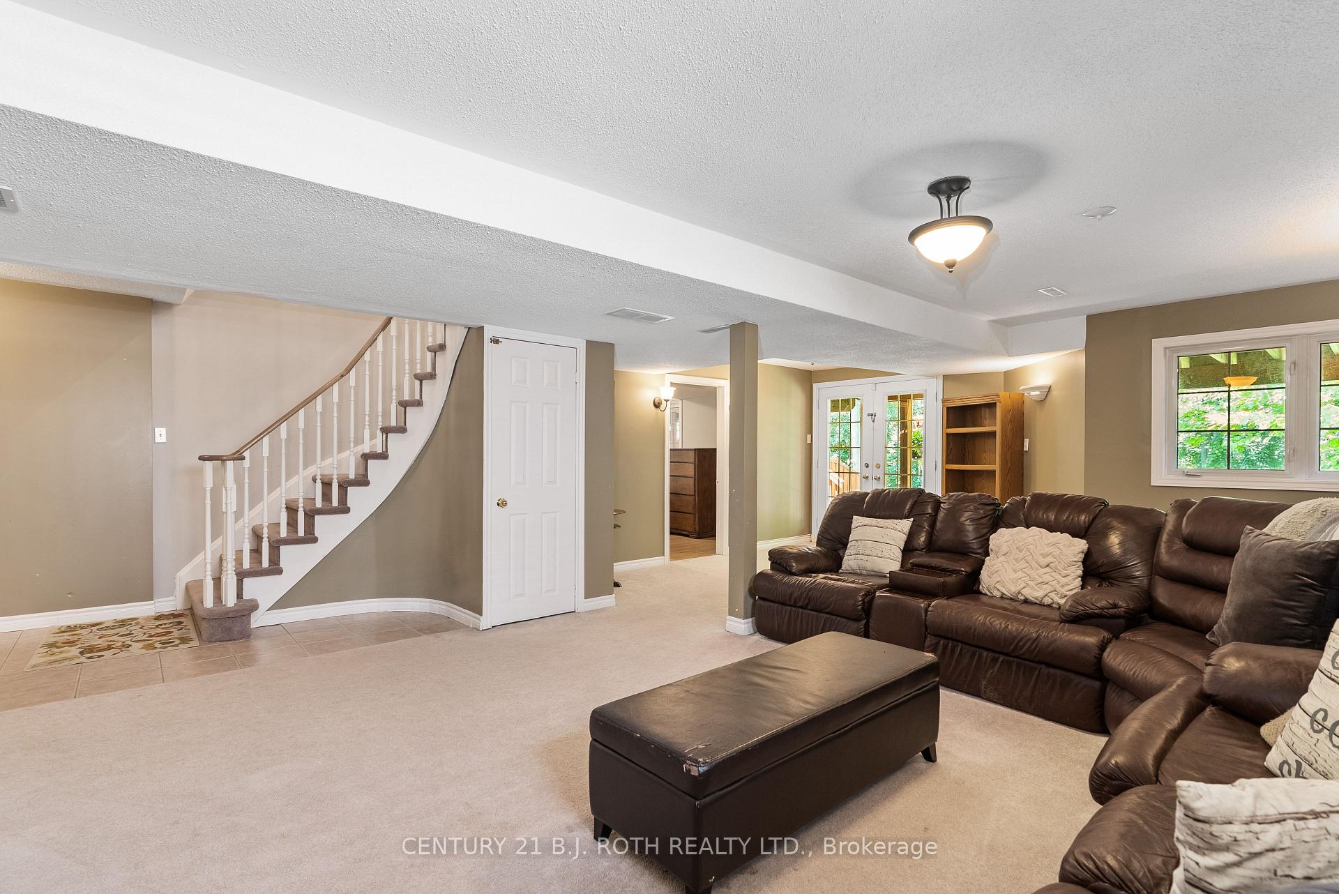 Photo 32 of 67 Grant'S Way, Barrie, Ardagh — HOMEH
