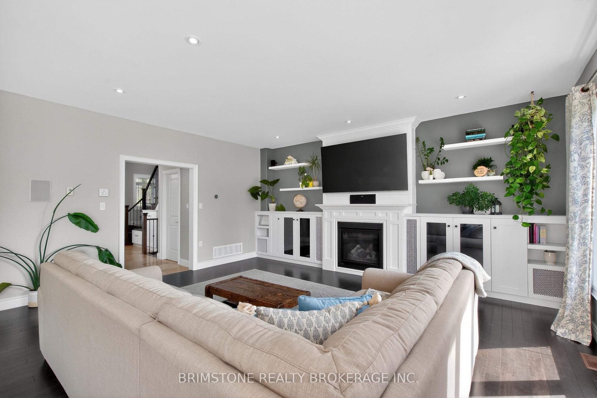 Photo 7 of 15 Lowry Court, Barrie, Edgehill Drive — HOMEH