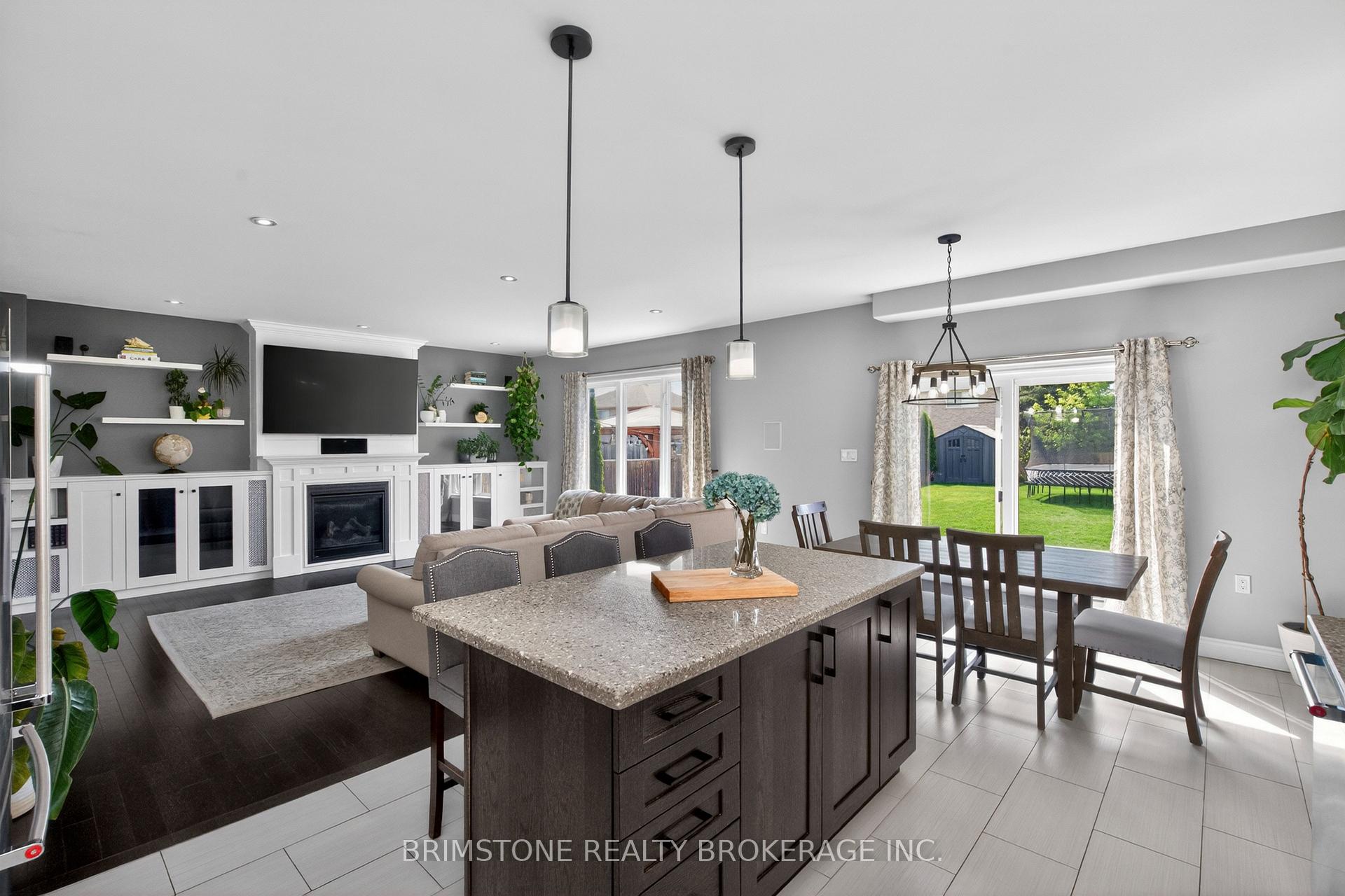 Photo 11 of 15 Lowry Court, Barrie, Edgehill Drive — HOMEH