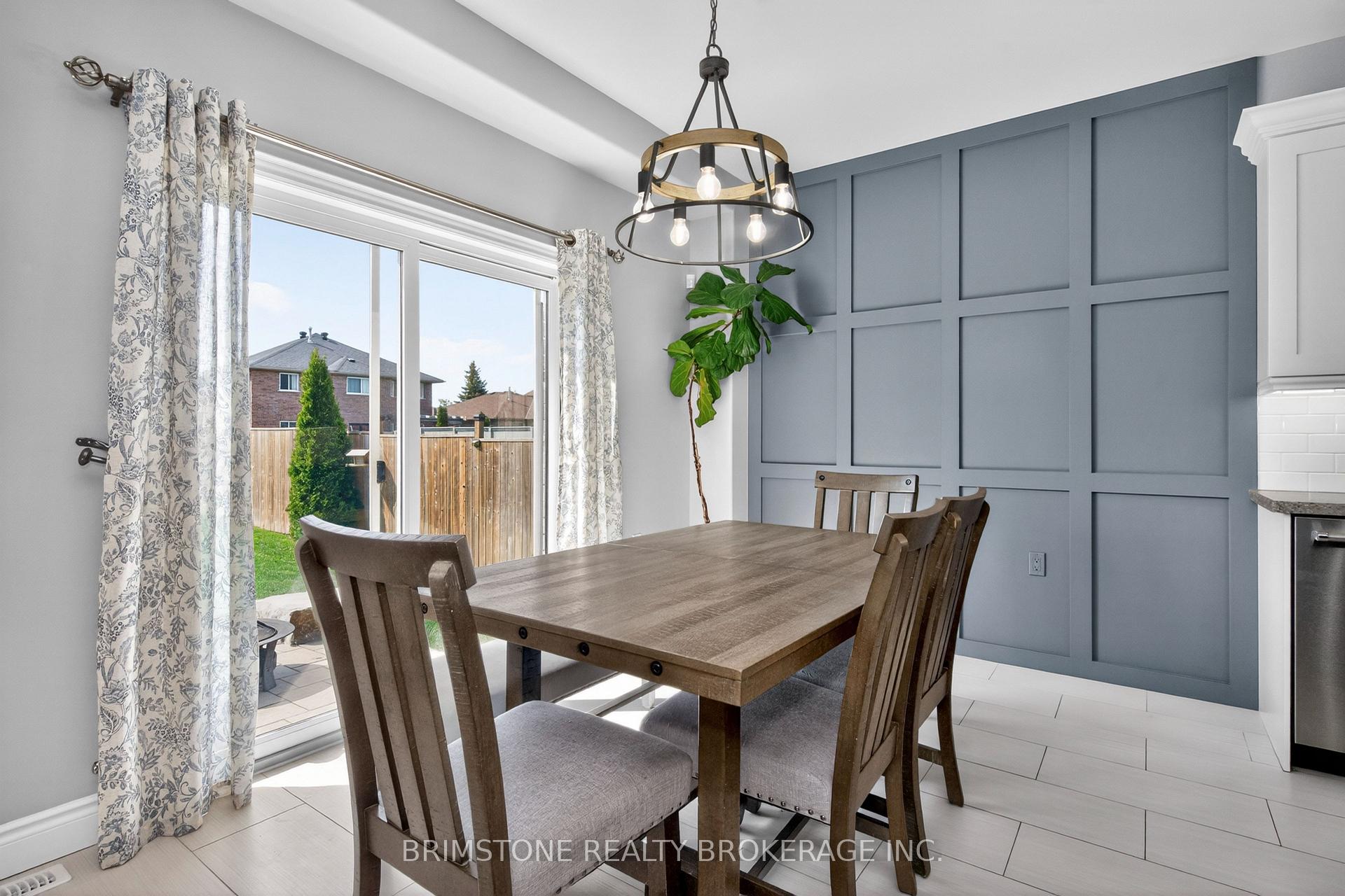 Photo 14 of 15 Lowry Court, Barrie, Edgehill Drive — HOMEH