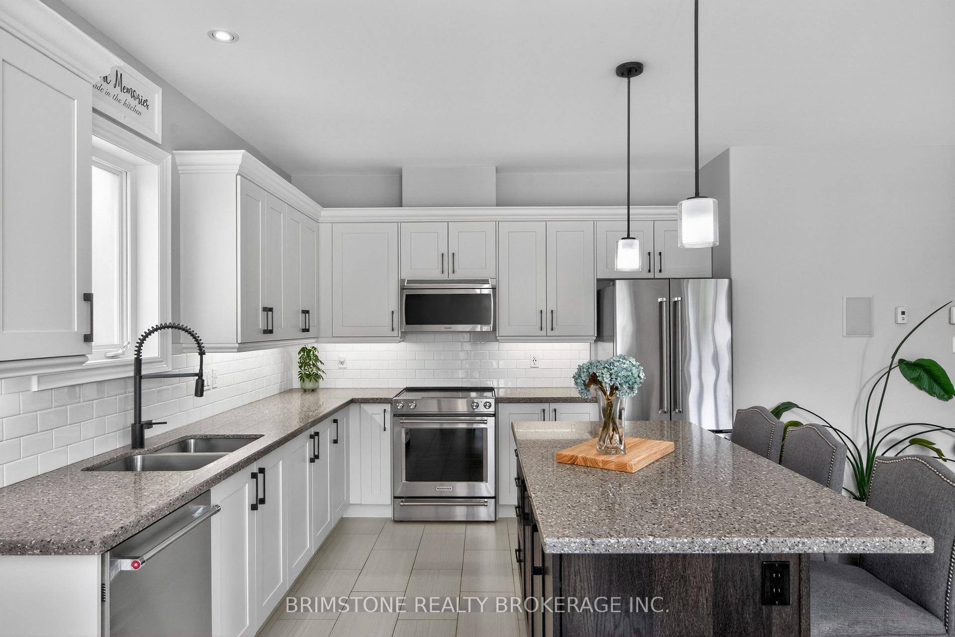 Photo 16 of 15 Lowry Court, Barrie, Edgehill Drive — HOMEH