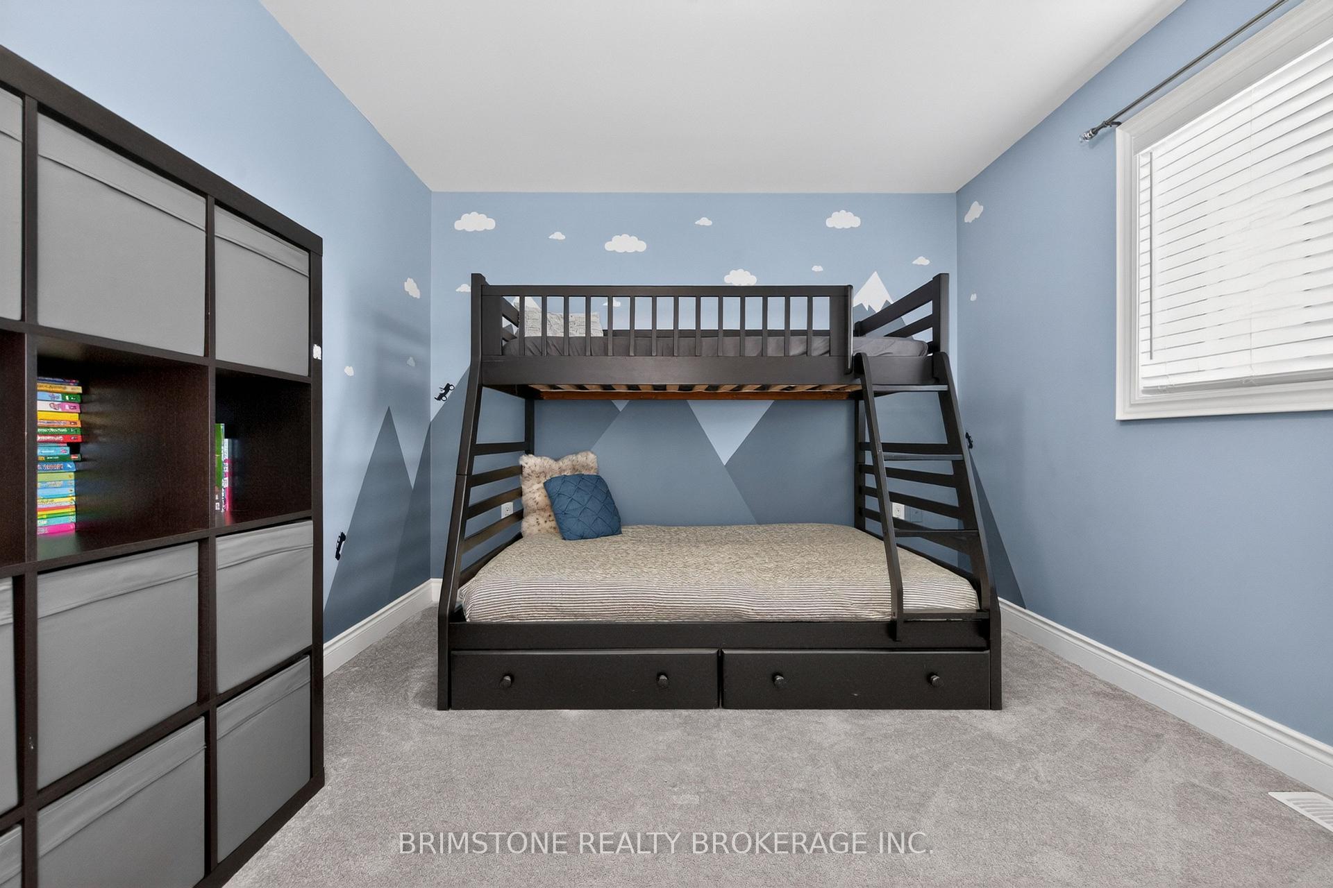 Photo 23 of 15 Lowry Court, Barrie, Edgehill Drive — HOMEH