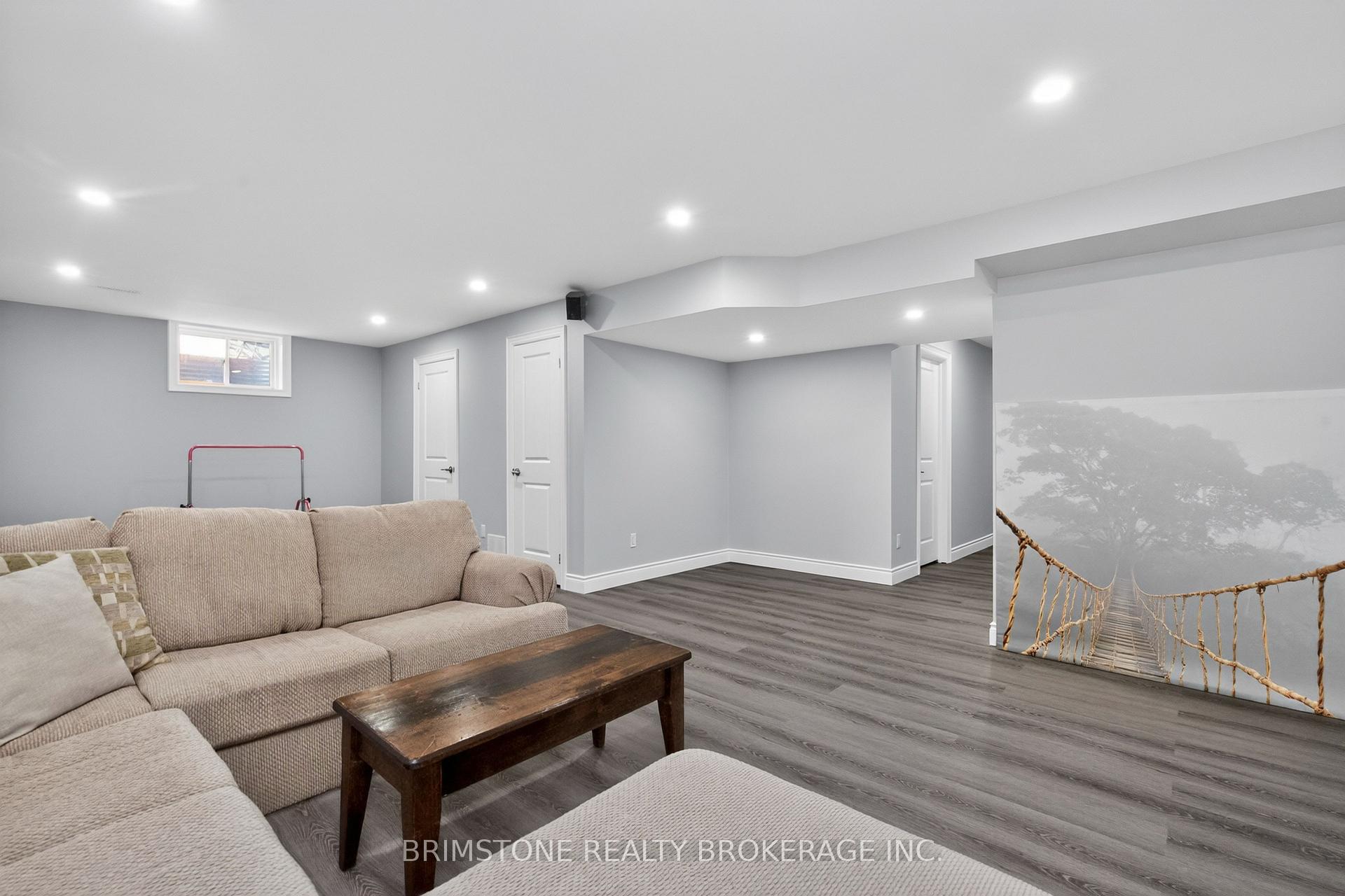 Photo 32 of 15 Lowry Court, Barrie, Edgehill Drive — HOMEH