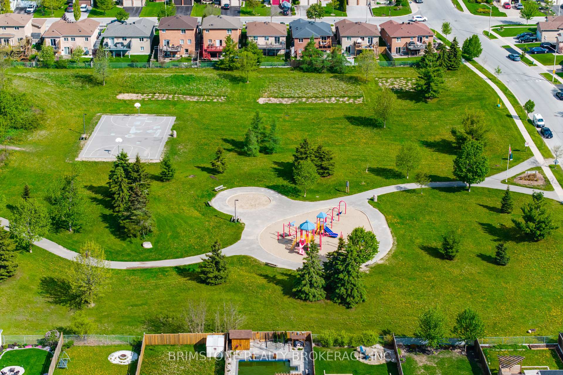 Photo 42 of 15 Lowry Court, Barrie, Edgehill Drive — HOMEH