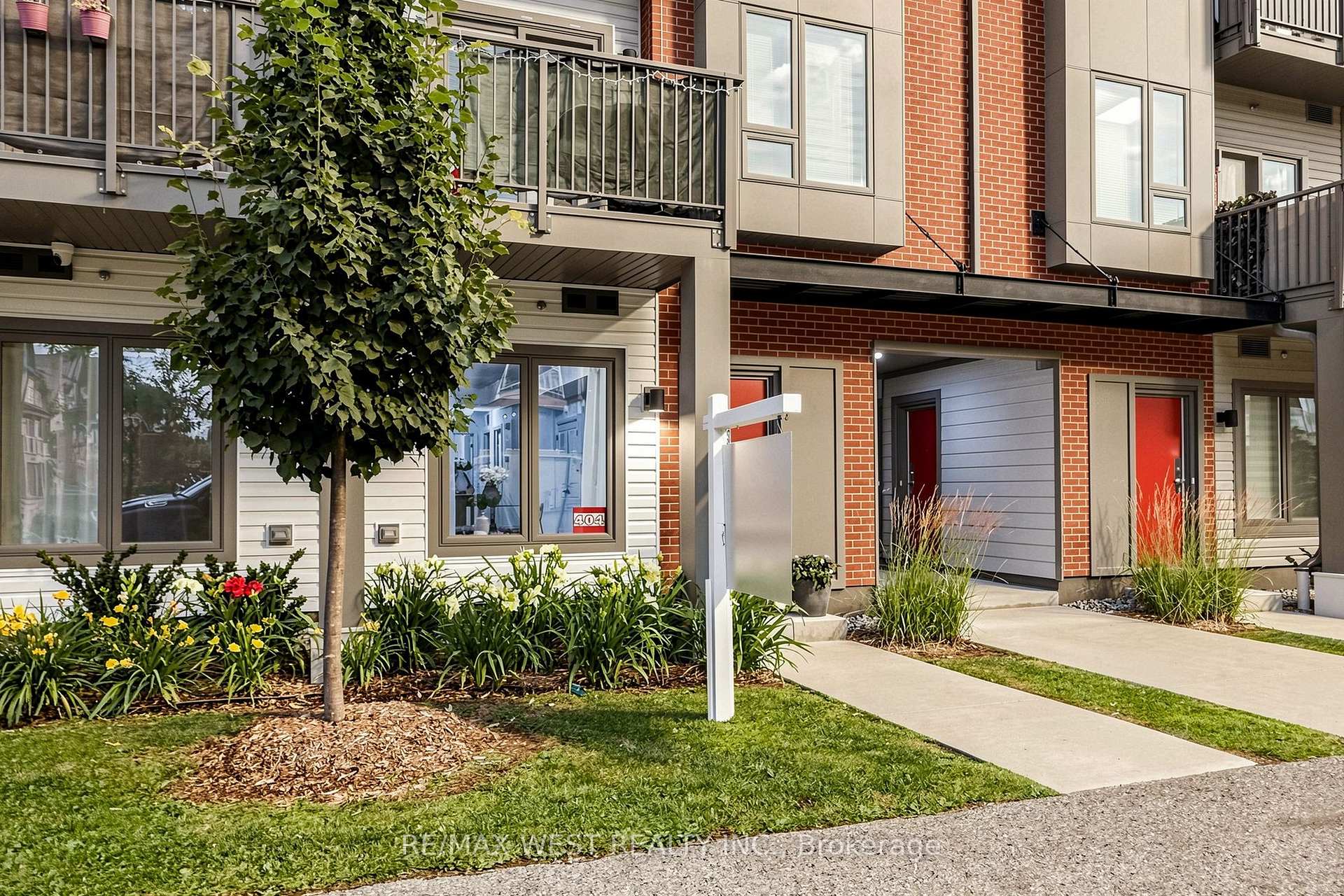 Photo 4 of Unit 404, 2635 William Jackson Drive, Pickering, Duffin Heights — HOMEH