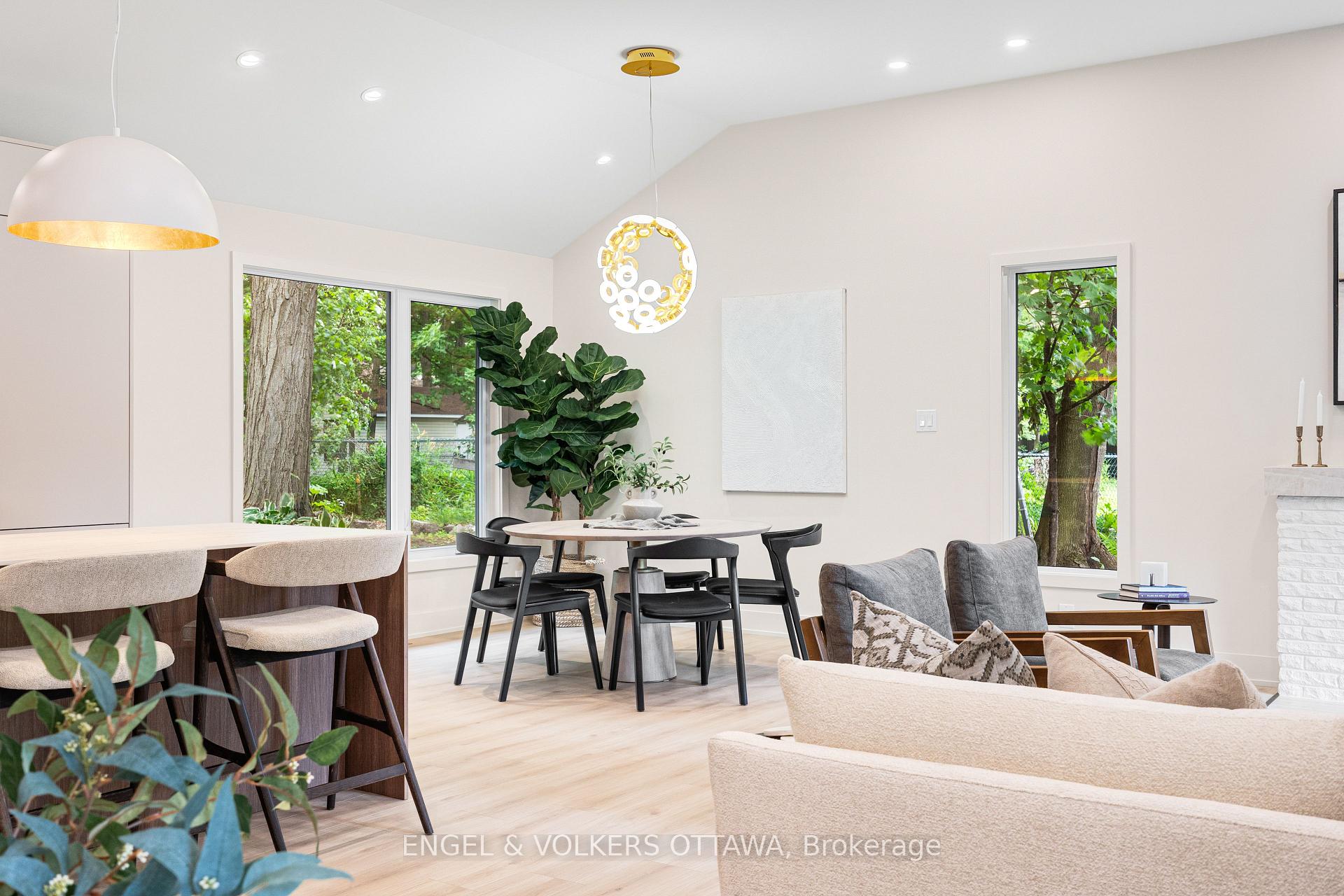 Photo 11 of 1 Amberly Place, Ottawa, Rothwell Heights — HOMEH