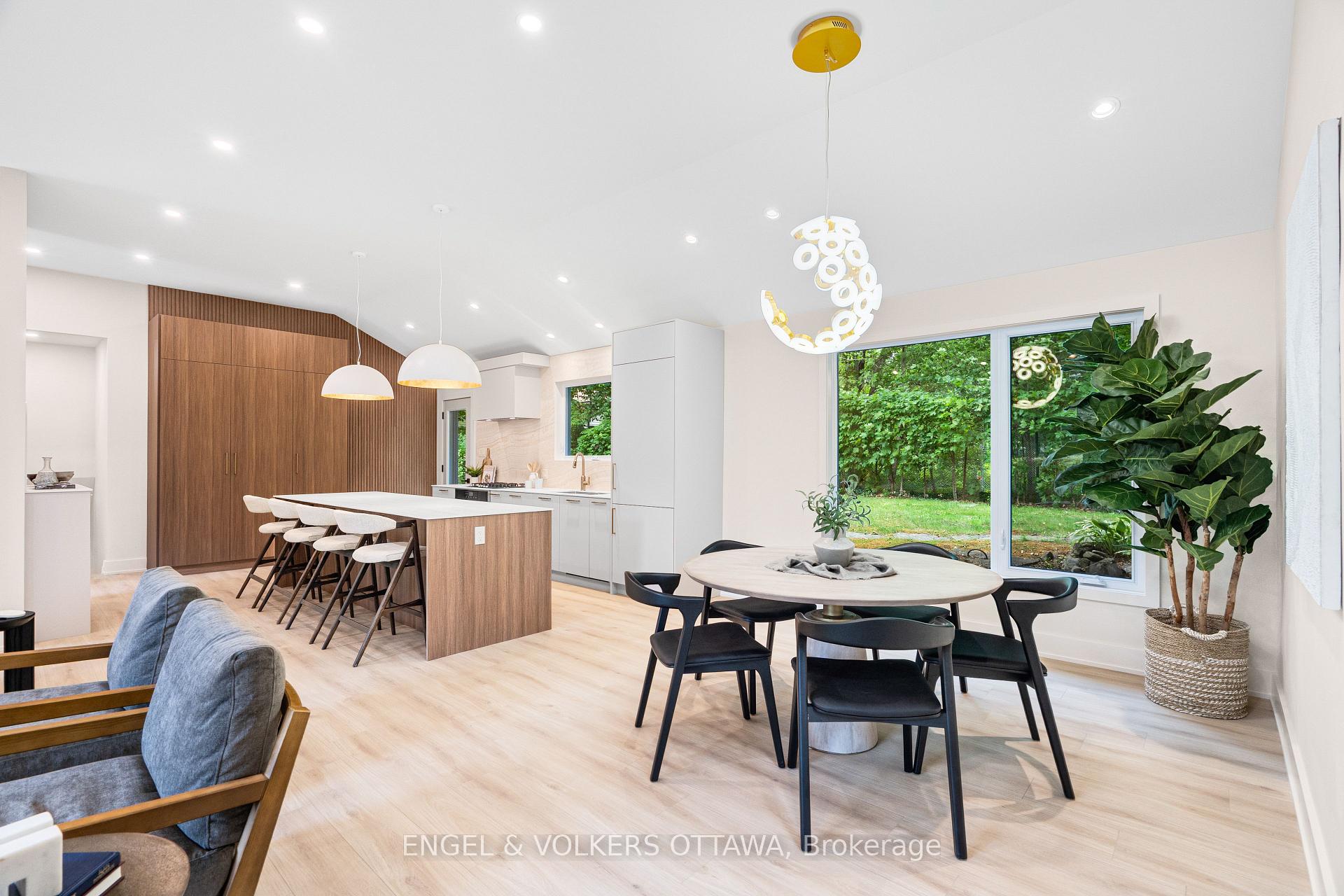 Photo 12 of 1 Amberly Place, Ottawa, Rothwell Heights — HOMEH