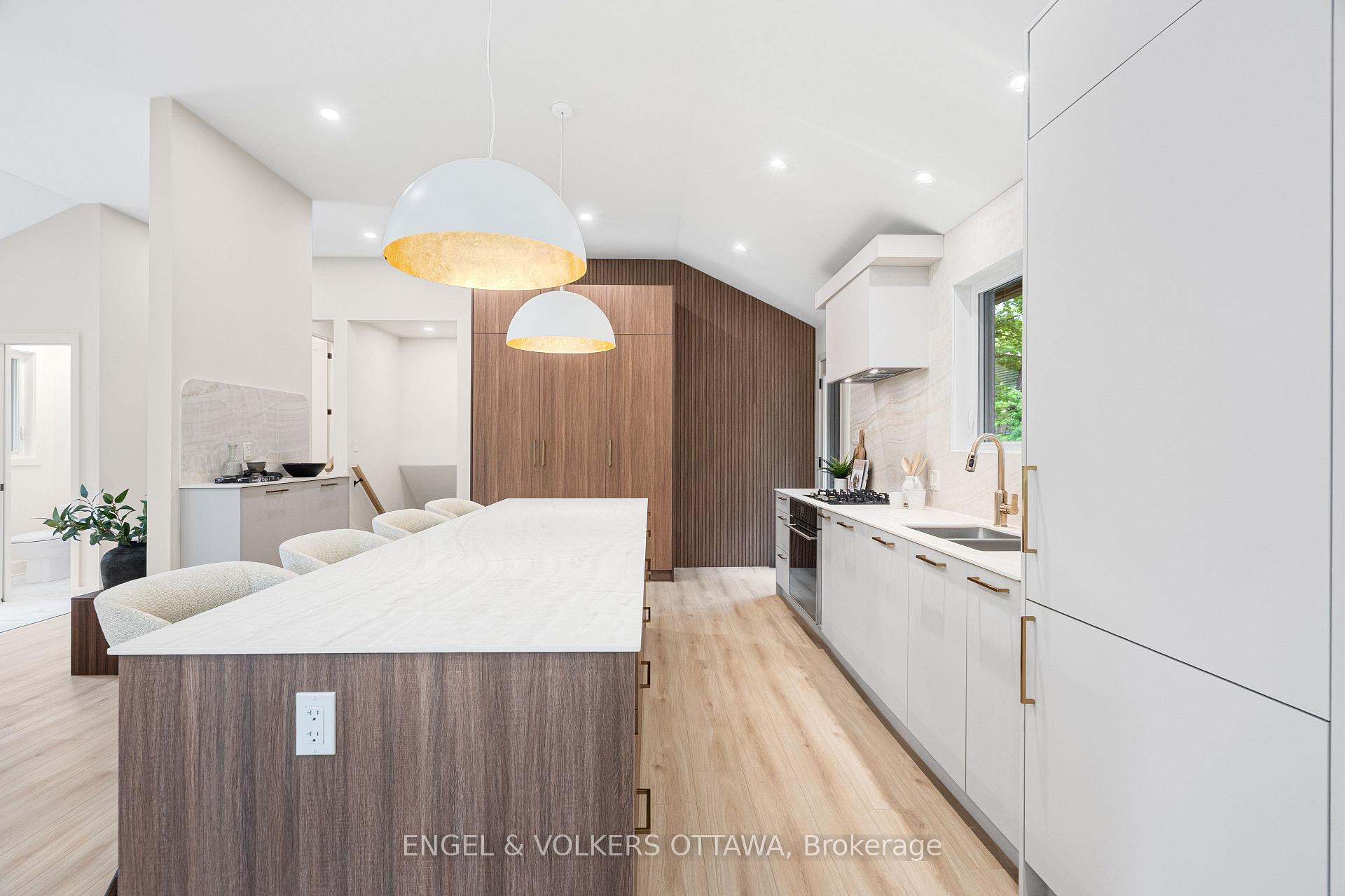 Photo 14 of 1 Amberly Place, Ottawa, Rothwell Heights — HOMEH