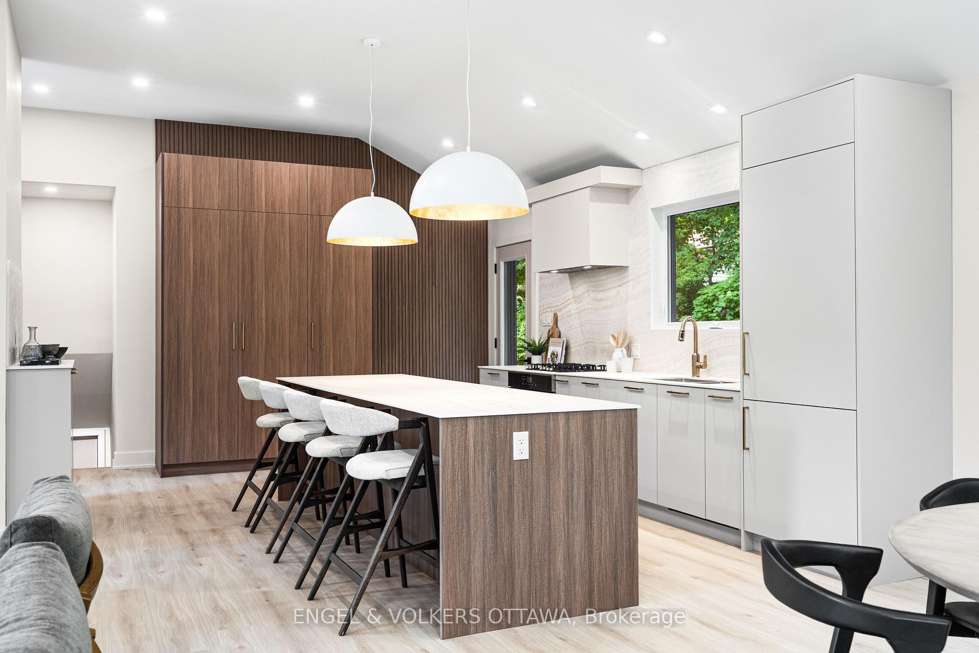 Photo 16 of 1 Amberly Place, Ottawa, Rothwell Heights — HOMEH