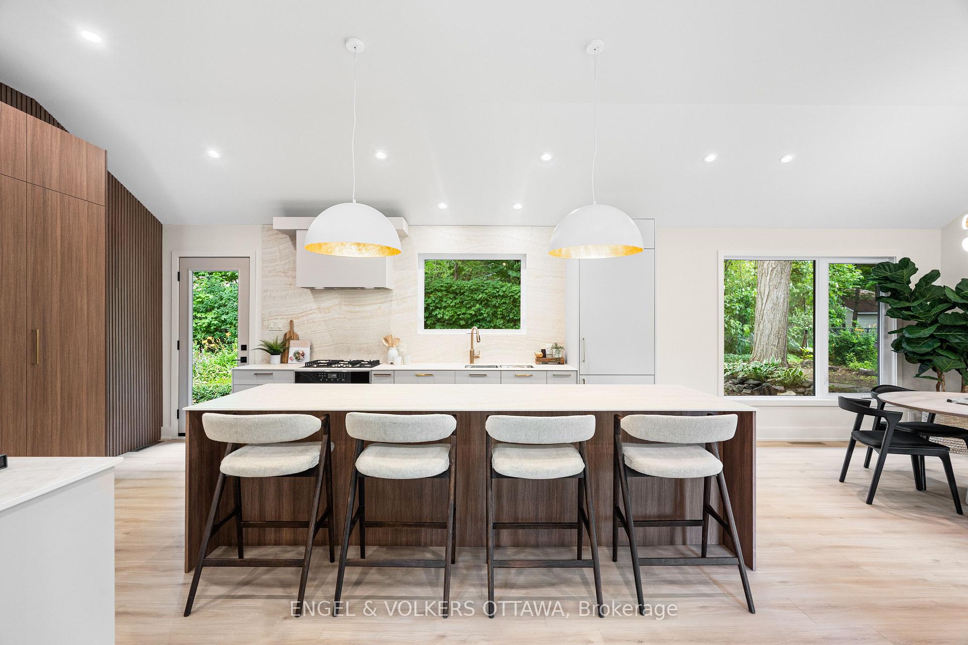 Photo 17 of 1 Amberly Place, Ottawa, Rothwell Heights — HOMEH