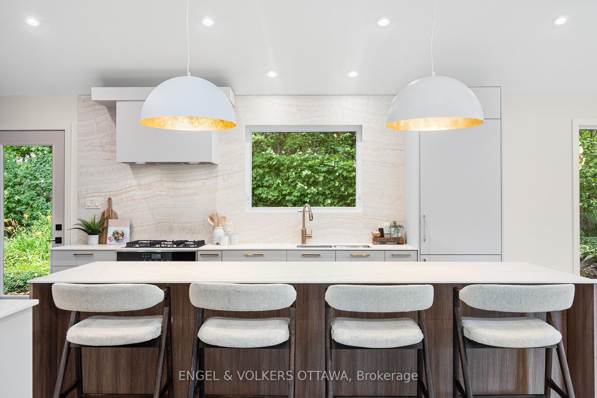 Photo 18 of 1 Amberly Place, Ottawa, Rothwell Heights — HOMEH