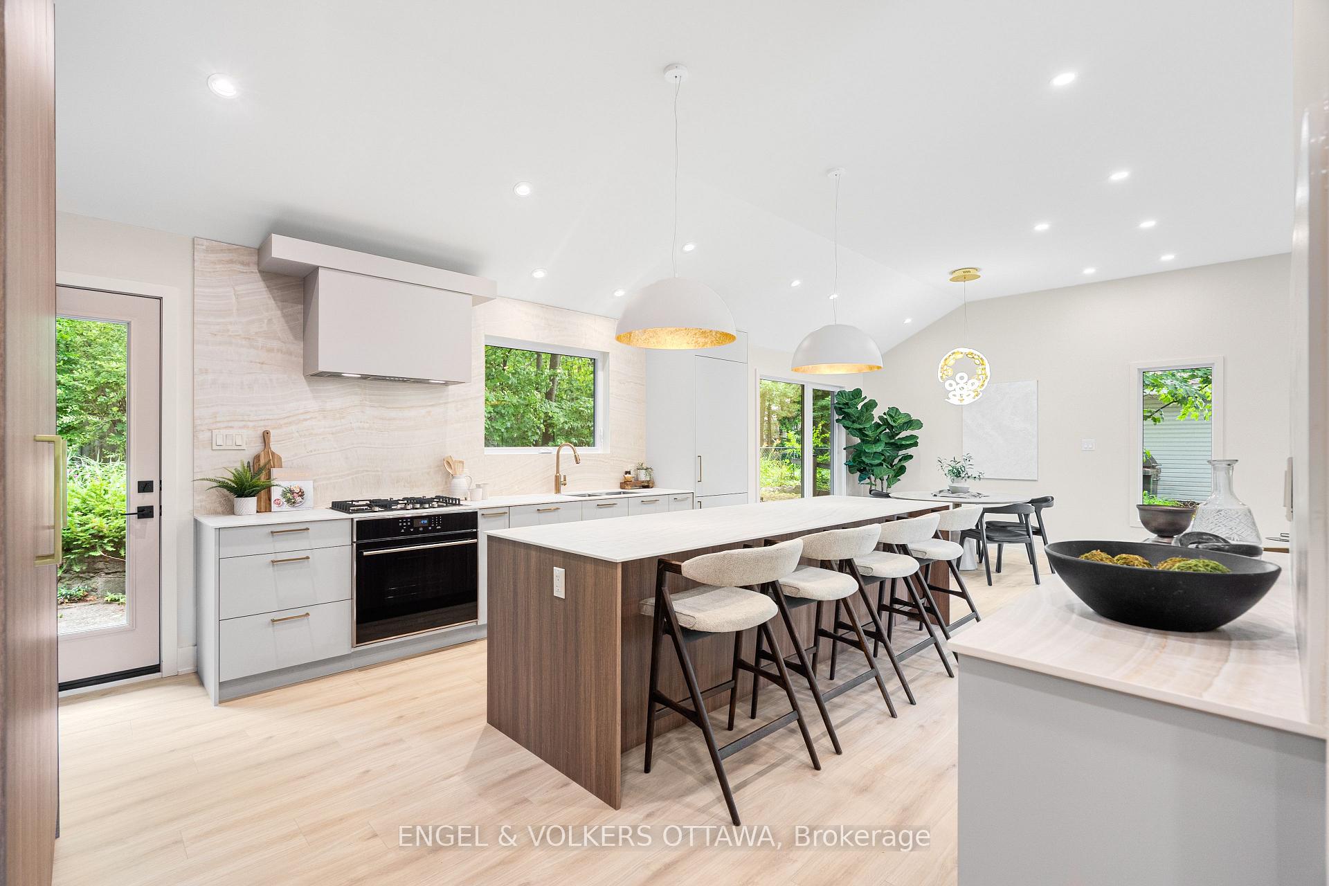 Photo 19 of 1 Amberly Place, Ottawa, Rothwell Heights — HOMEH