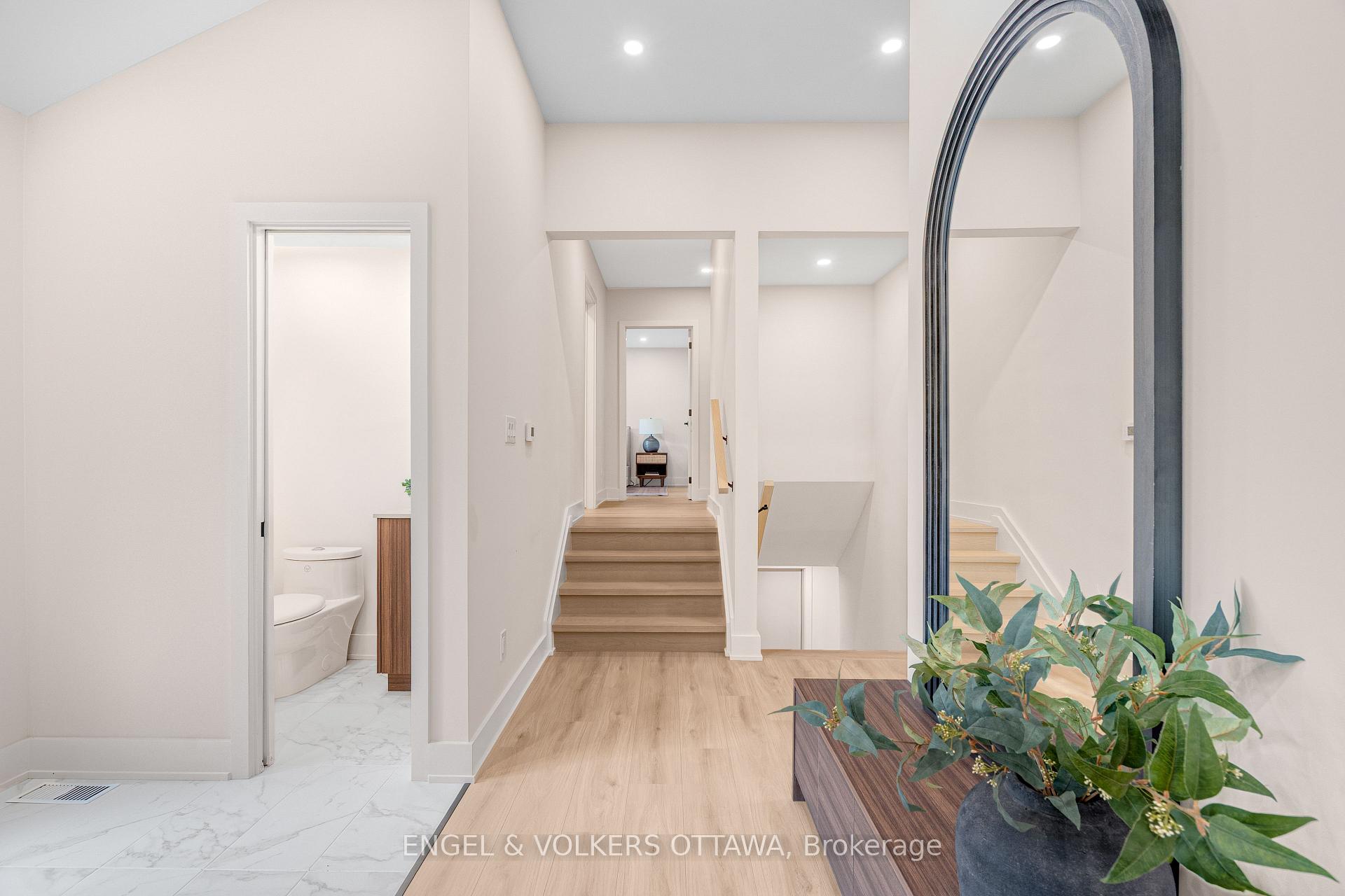 Photo 22 of 1 Amberly Place, Ottawa, Rothwell Heights — HOMEH