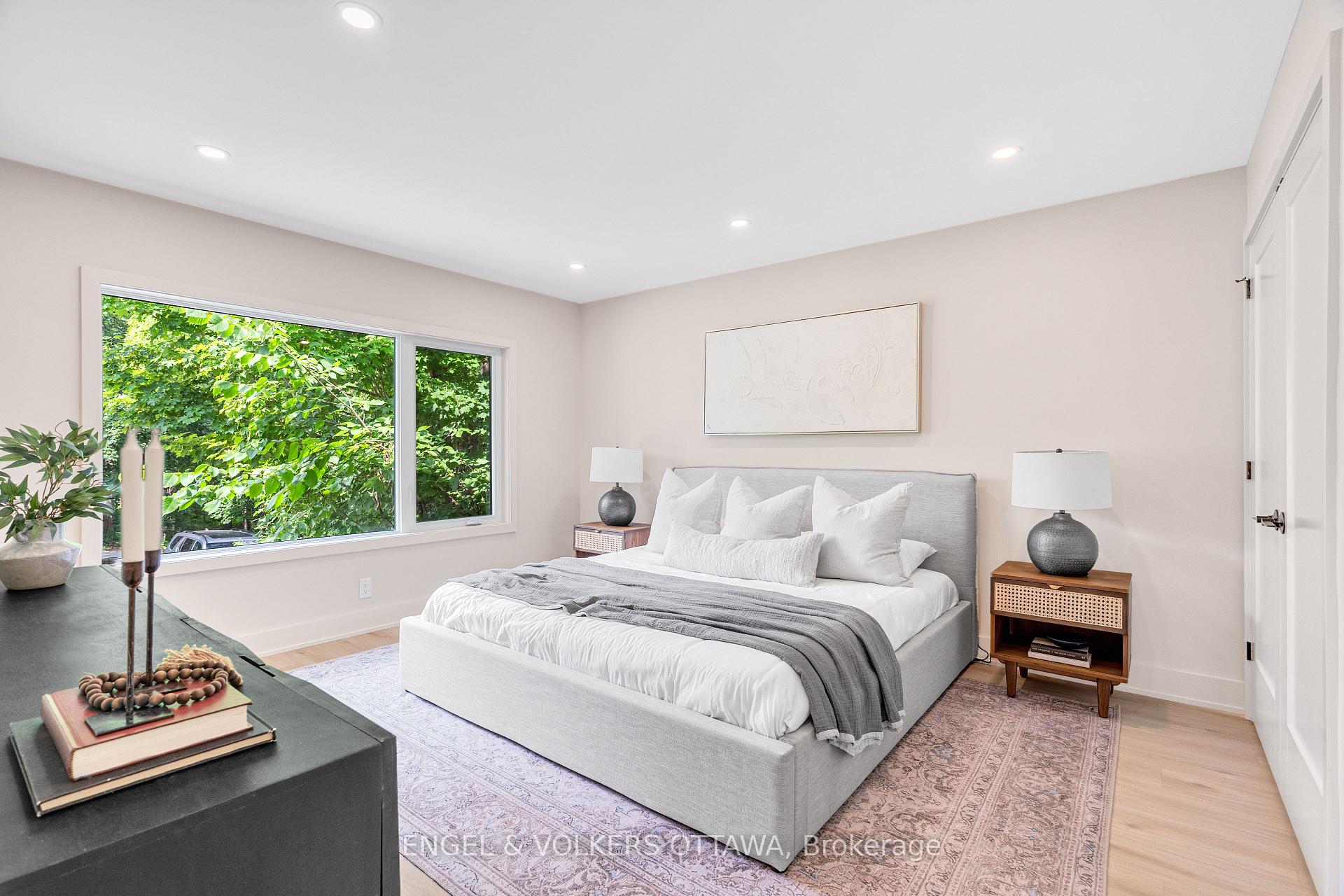 Photo 24 of 1 Amberly Place, Ottawa, Rothwell Heights — HOMEH