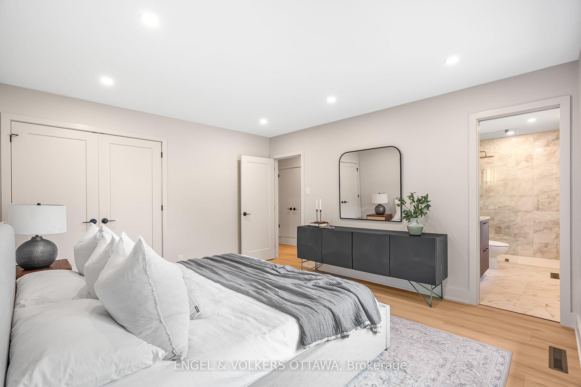Photo 26 of 1 Amberly Place, Ottawa, Rothwell Heights — HOMEH