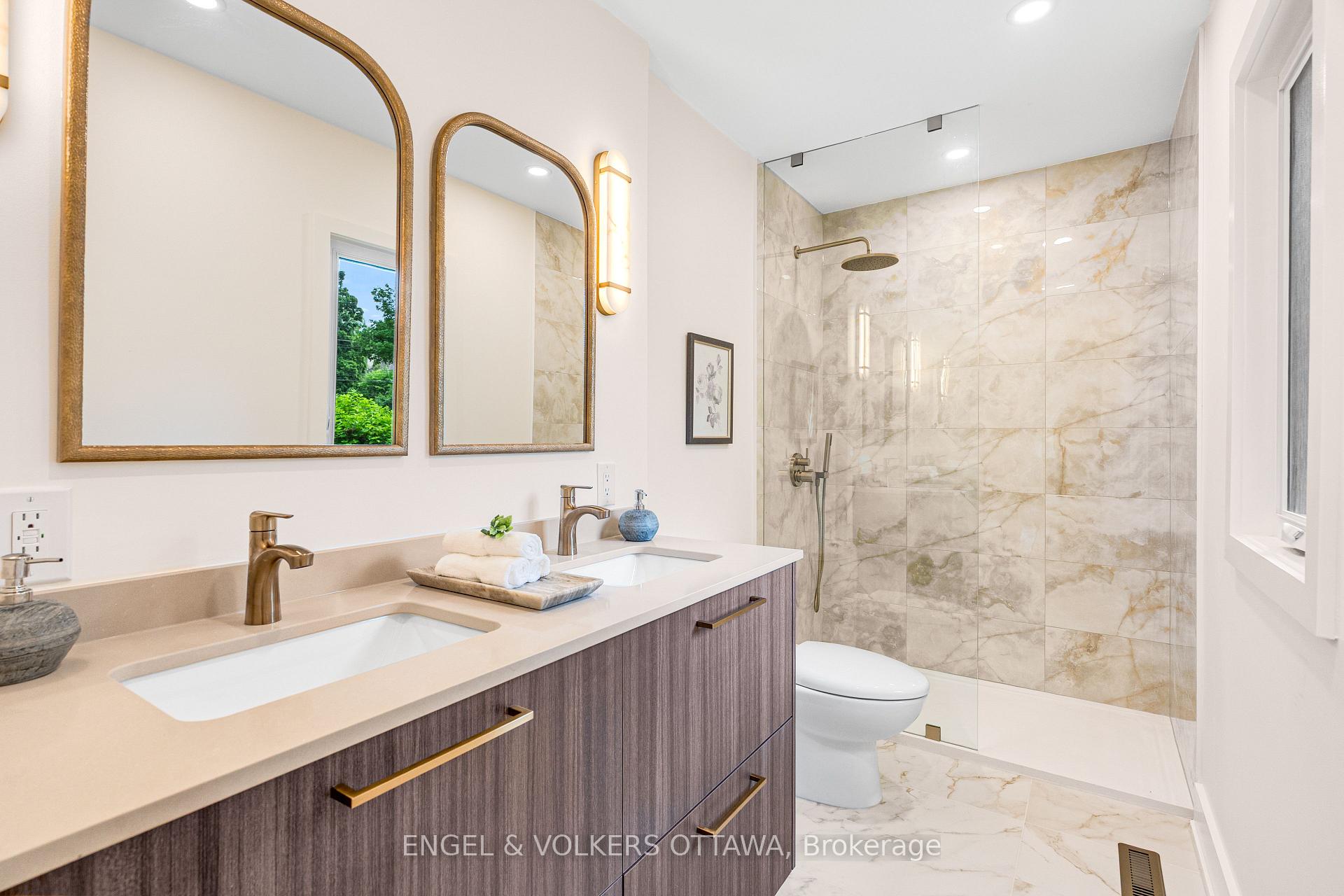 Photo 27 of 1 Amberly Place, Ottawa, Rothwell Heights — HOMEH