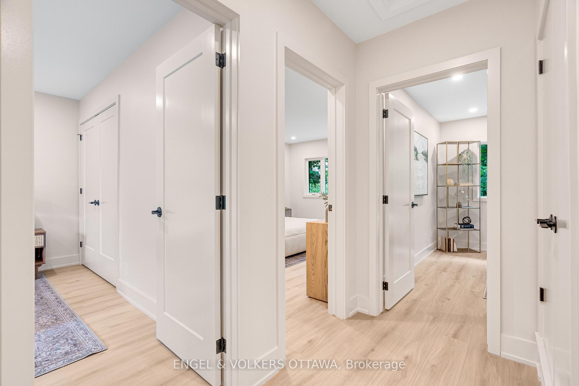 Photo 28 of 1 Amberly Place, Ottawa, Rothwell Heights — HOMEH