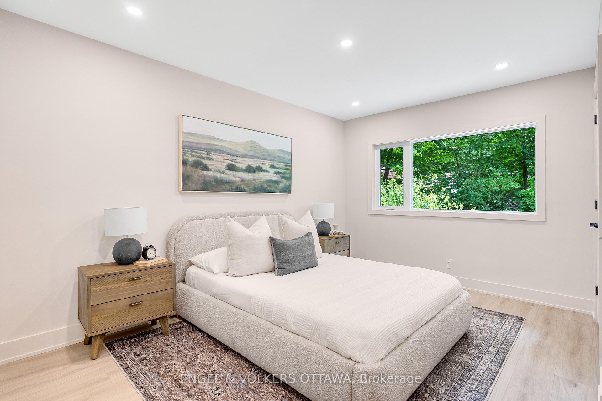 Photo 29 of 1 Amberly Place, Ottawa, Rothwell Heights — HOMEH