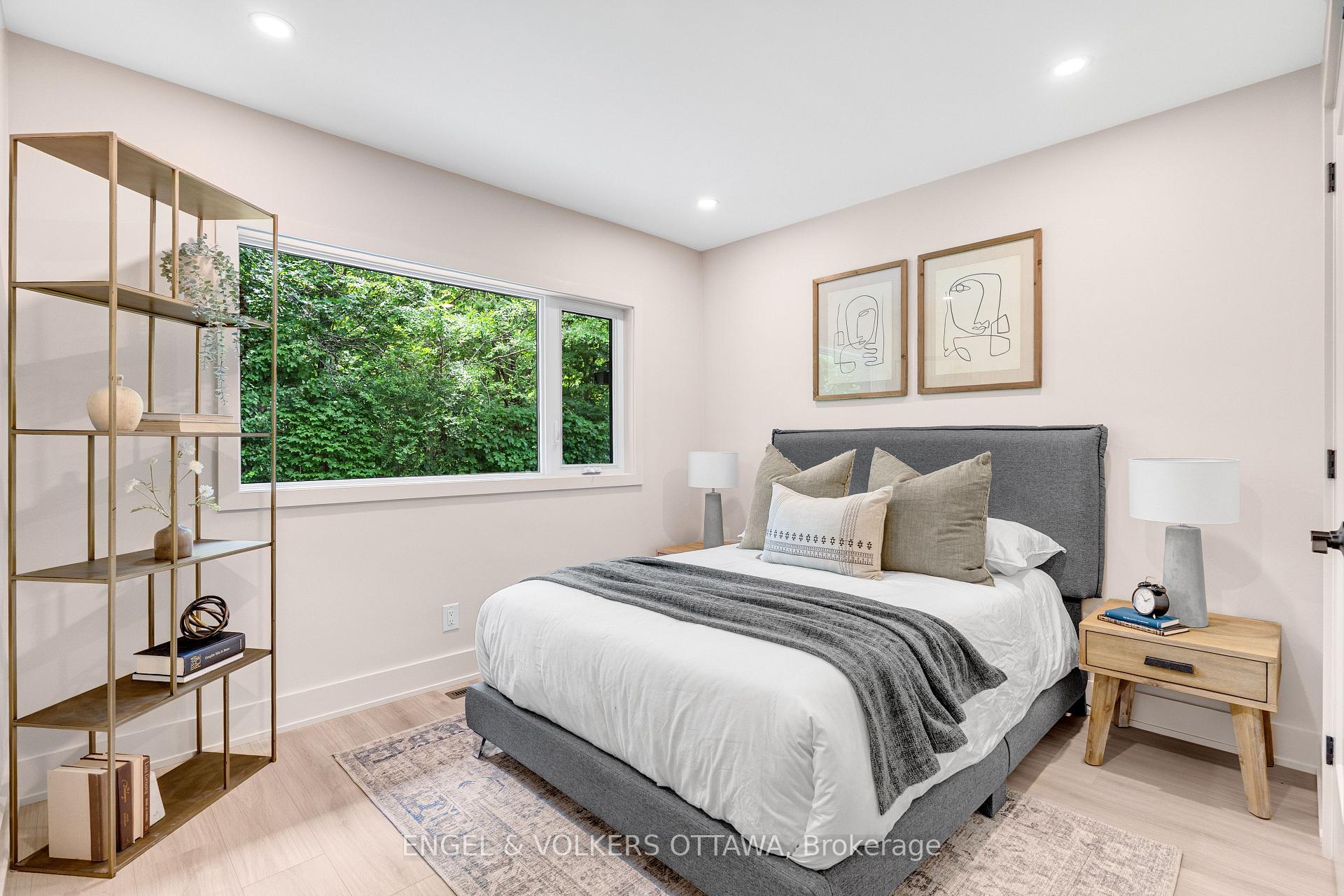 Photo 31 of 1 Amberly Place, Ottawa, Rothwell Heights — HOMEH