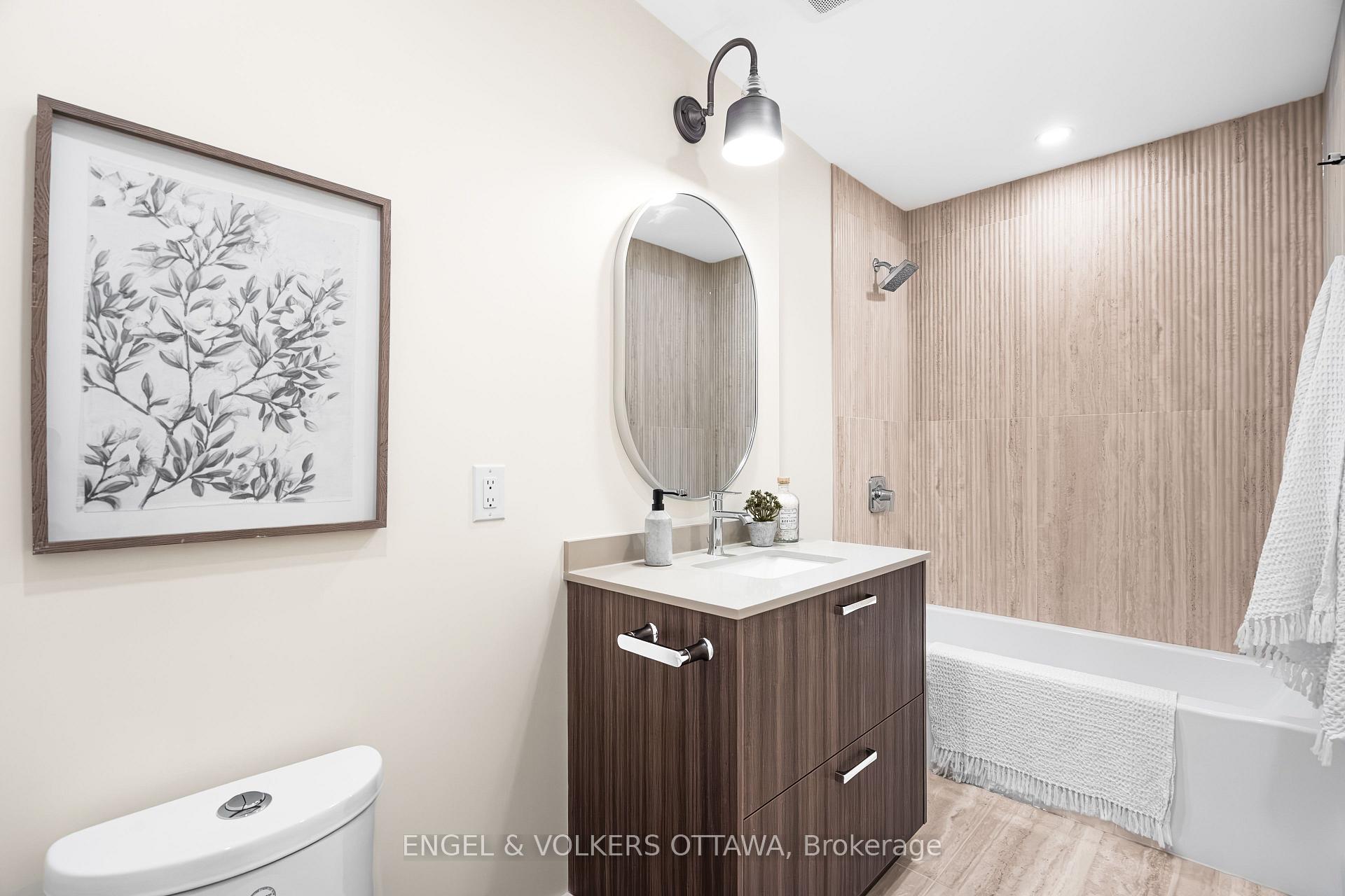 Photo 33 of 1 Amberly Place, Ottawa, Rothwell Heights — HOMEH