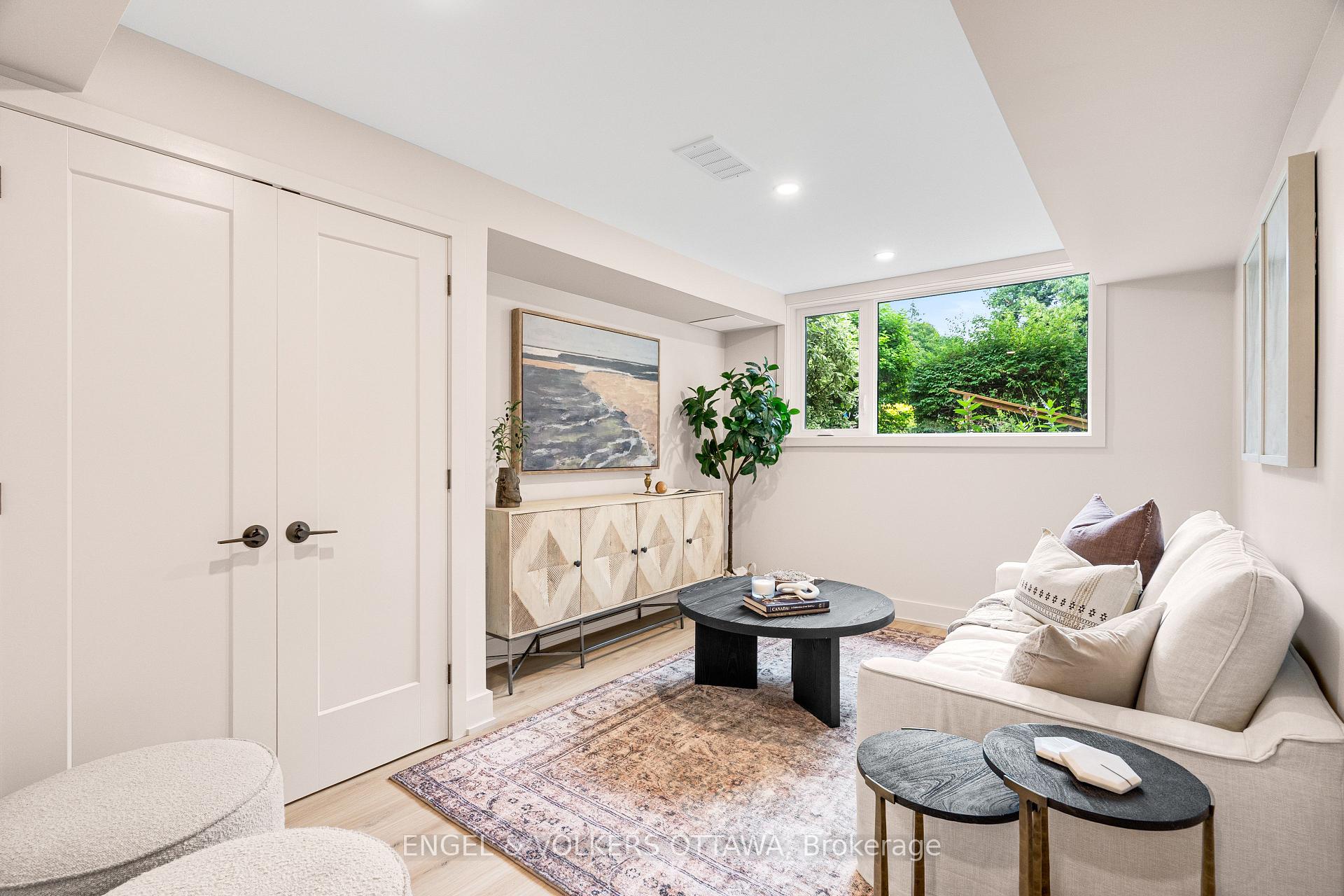 Photo 36 of 1 Amberly Place, Ottawa, Rothwell Heights — HOMEH