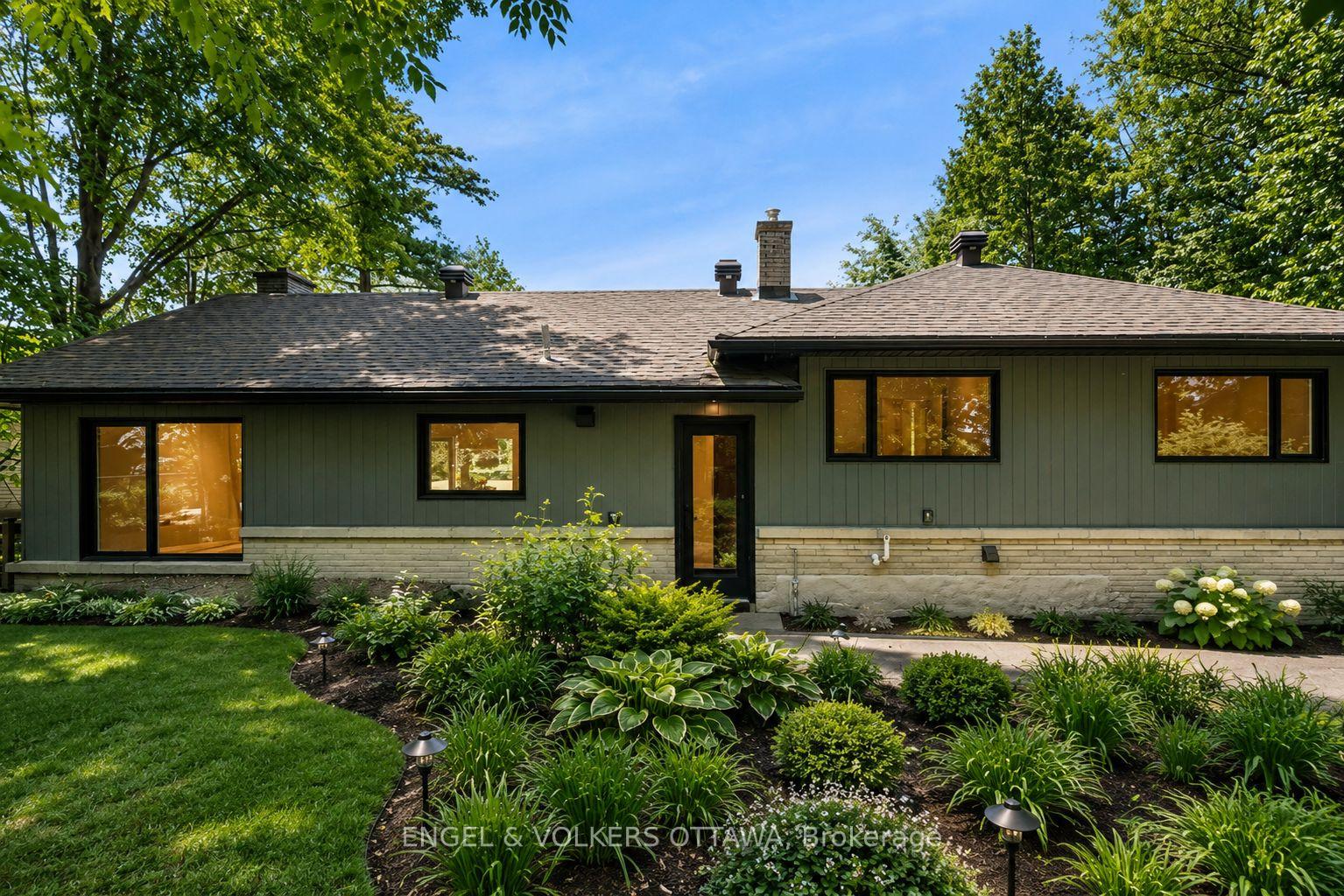 Photo 40 of 1 Amberly Place, Ottawa, Rothwell Heights — HOMEH