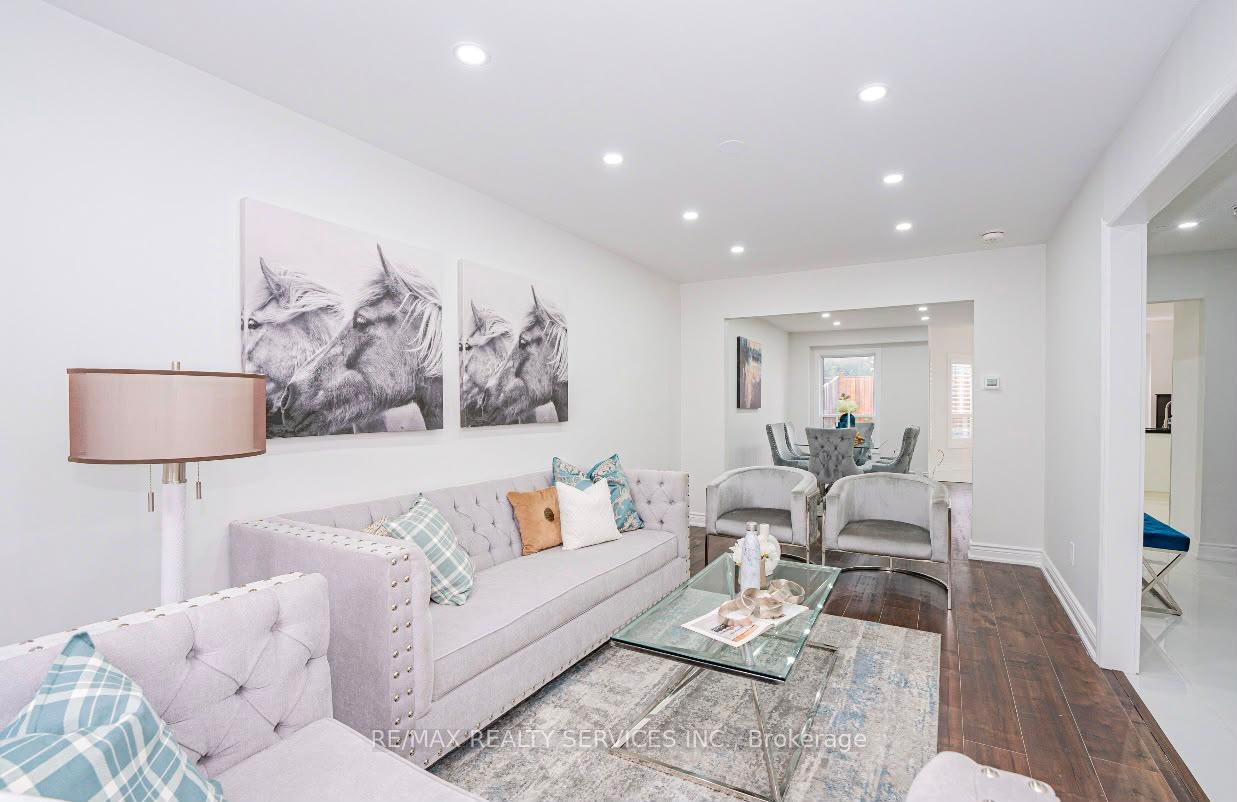 Photo 4 of 14 Conover Court, Brampton, Brampton South — HOMEH
