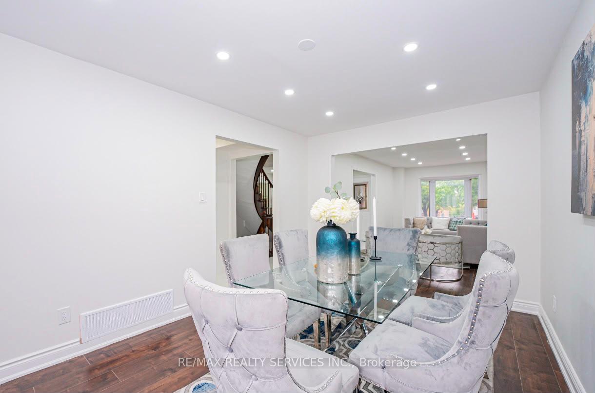 Photo 10 of 14 Conover Court, Brampton, Brampton South — HOMEH