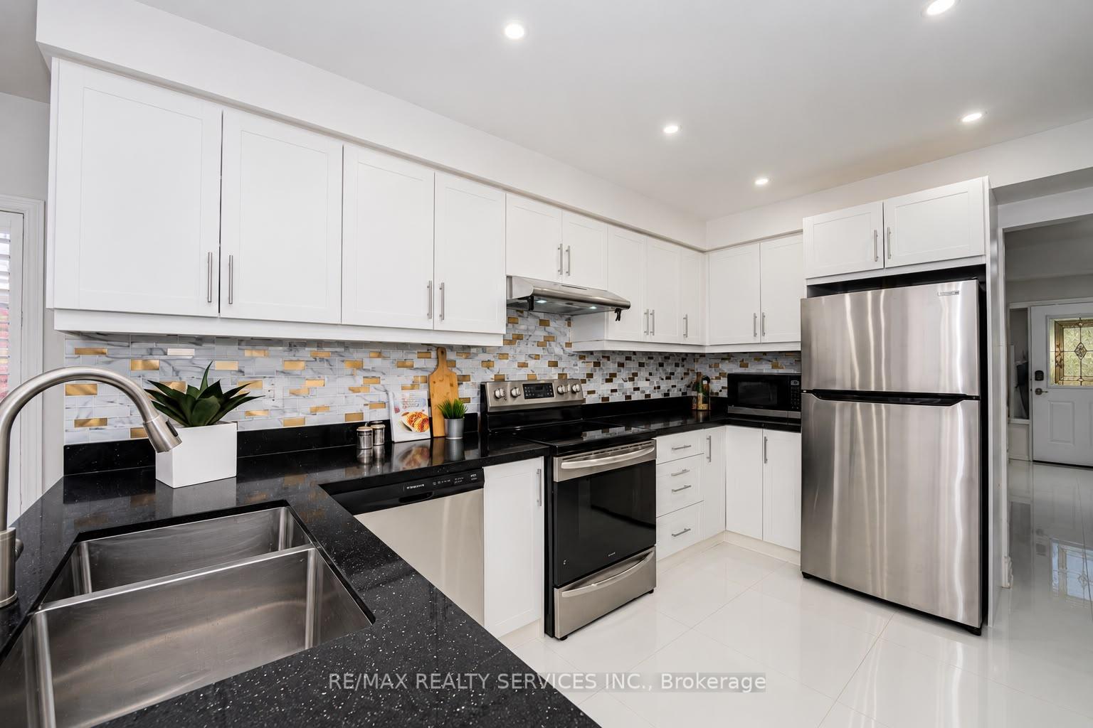 Photo 14 of 14 Conover Court, Brampton, Brampton South — HOMEH