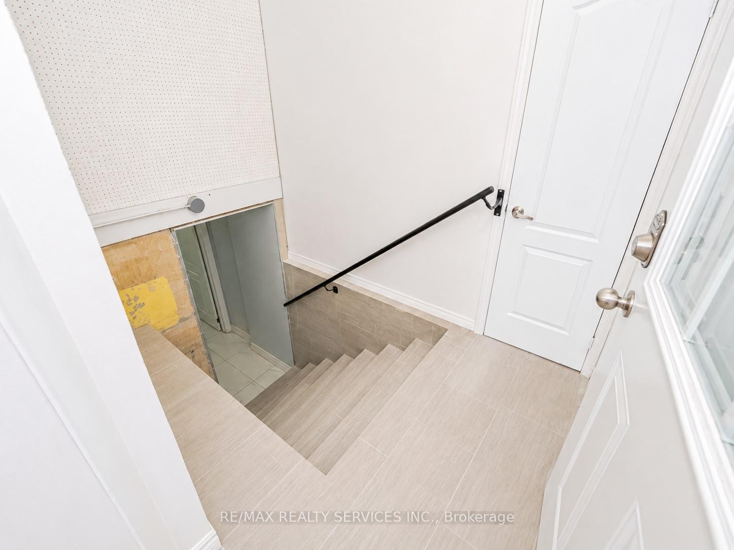 Photo 34 of 14 Conover Court, Brampton, Brampton South — HOMEH