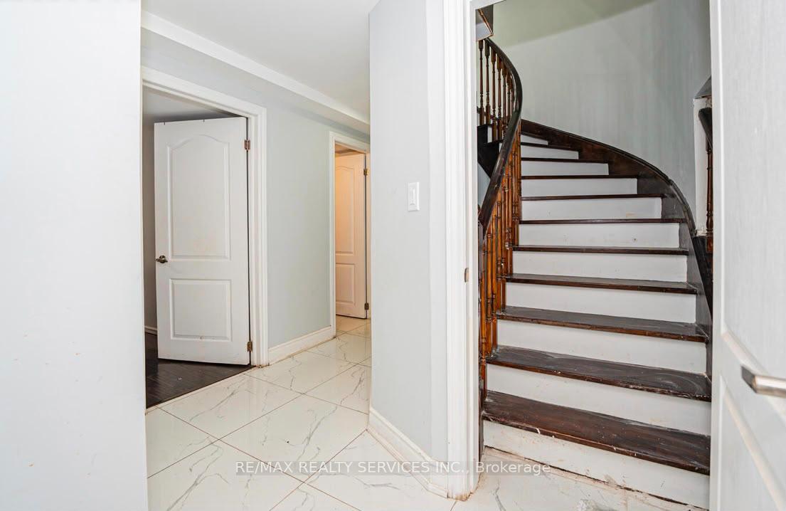 Photo 35 of 14 Conover Court, Brampton, Brampton South — HOMEH