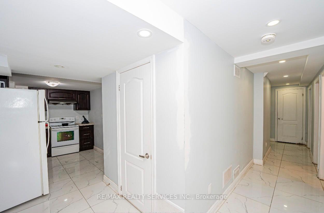 Photo 36 of 14 Conover Court, Brampton, Brampton South — HOMEH