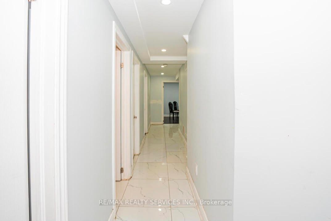 Photo 37 of 14 Conover Court, Brampton, Brampton South — HOMEH