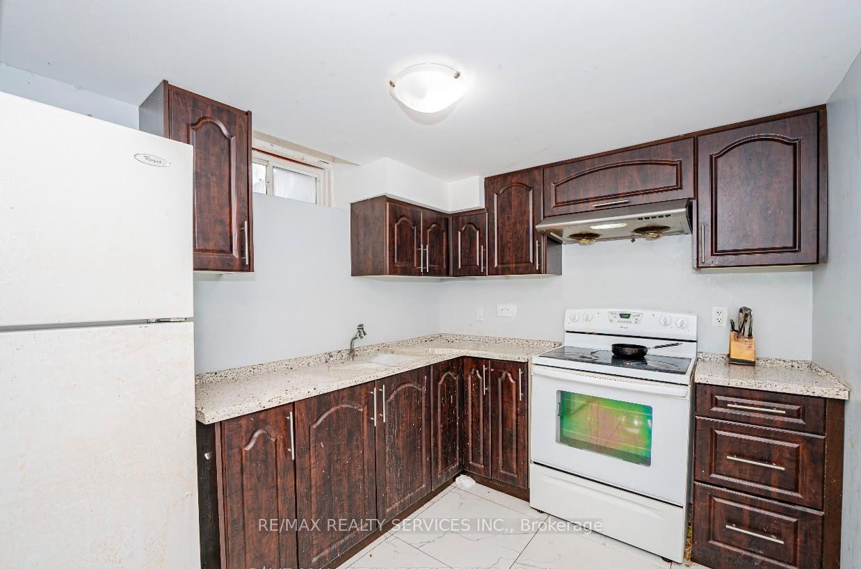 Photo 38 of 14 Conover Court, Brampton, Brampton South — HOMEH