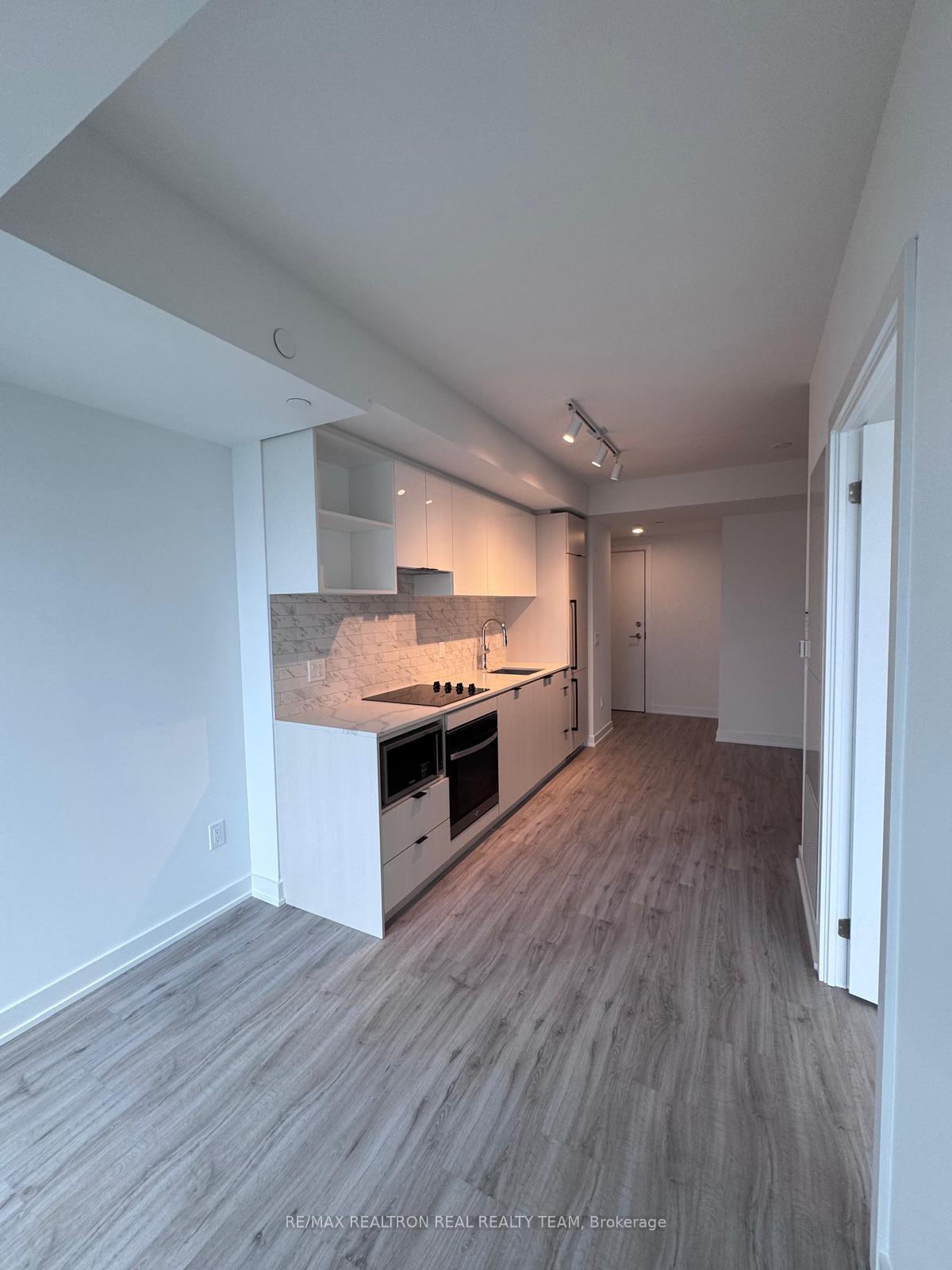 Photo 2 of 252 Church Street, Toronto, Church-Yonge Corridor — HOMEH
