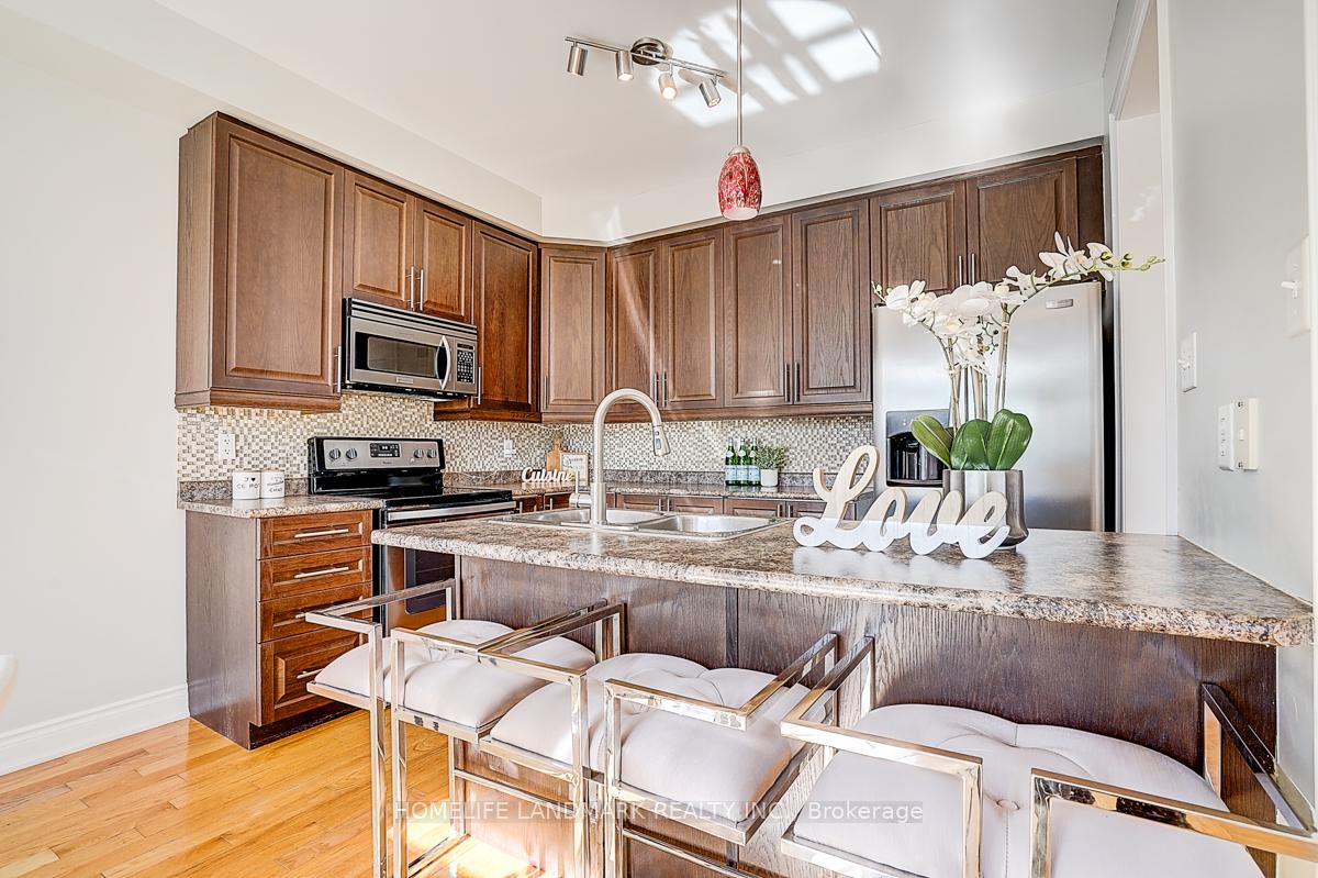 Photo 16 of 110 Winchester Terrace, Barrie, Innis-Shore — HOMEH