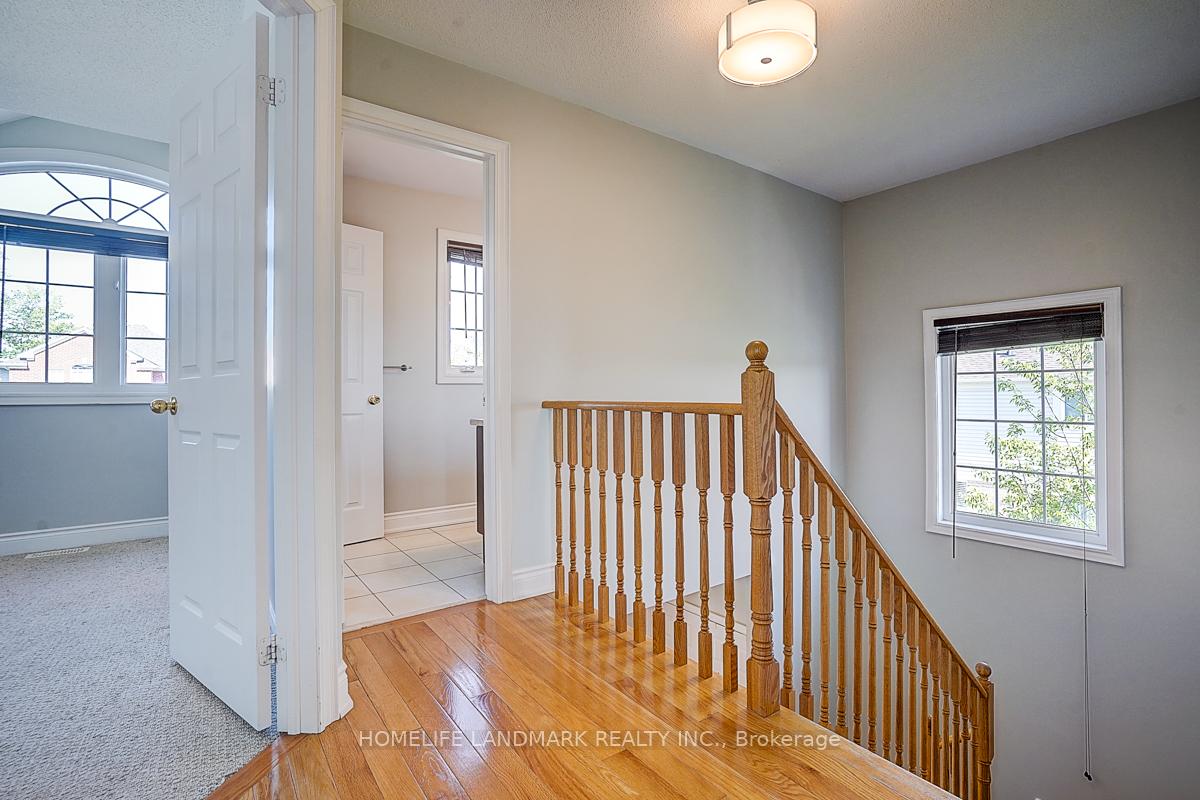 Photo 18 of 110 Winchester Terrace, Barrie, Innis-Shore — HOMEH