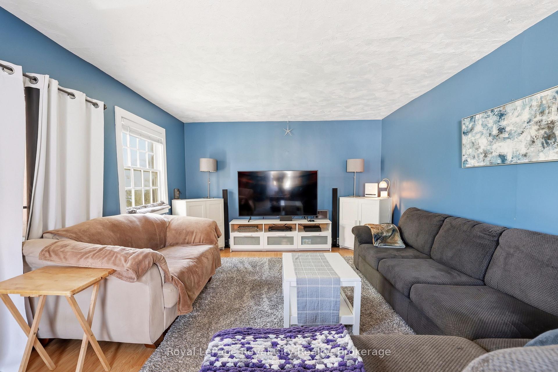 Photo 16 of 96 Beaumont Crescent, Guelph, Grange Road — HOMEH
