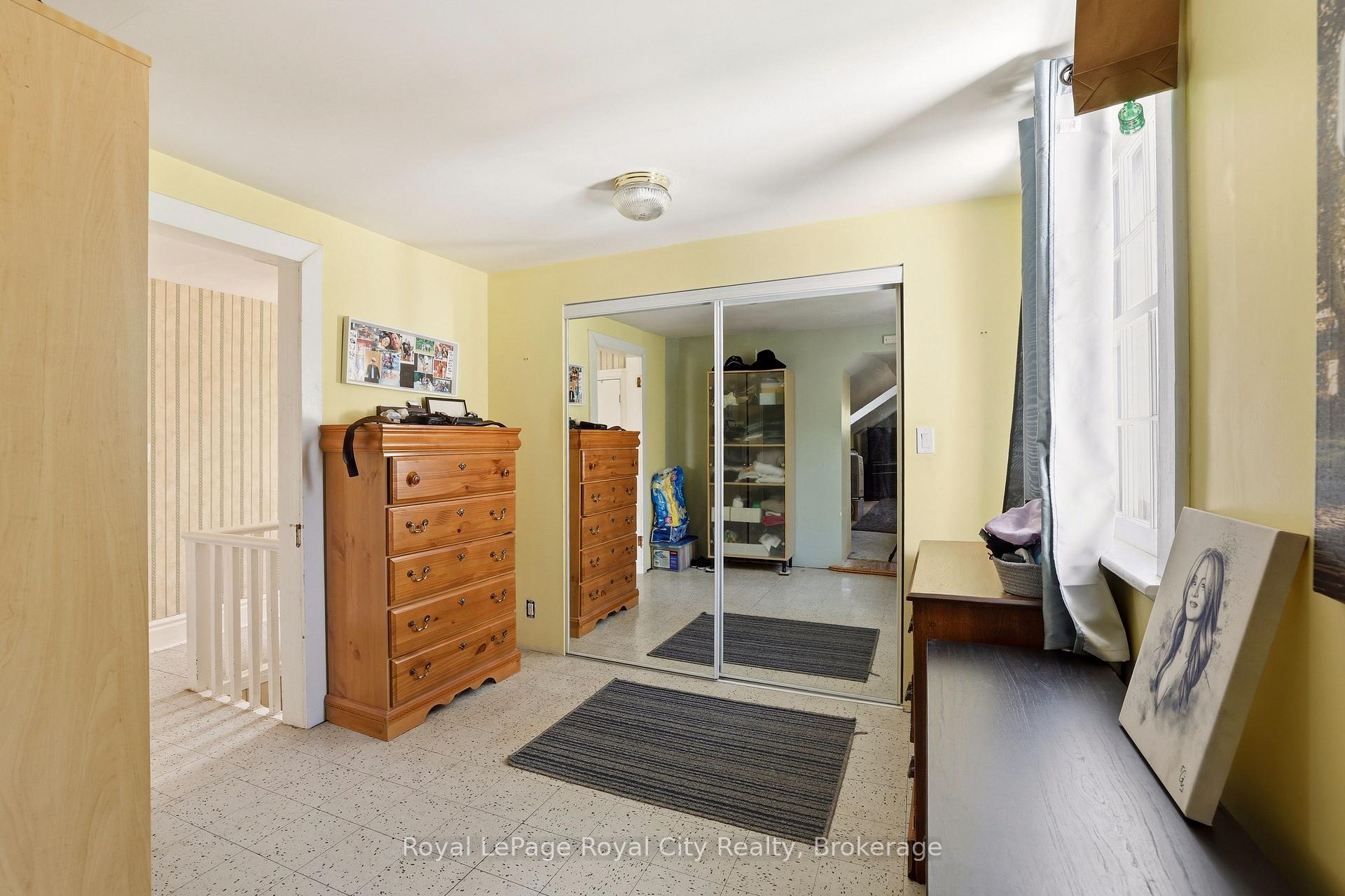 Photo 25 of 96 Beaumont Crescent, Guelph, Grange Road — HOMEH