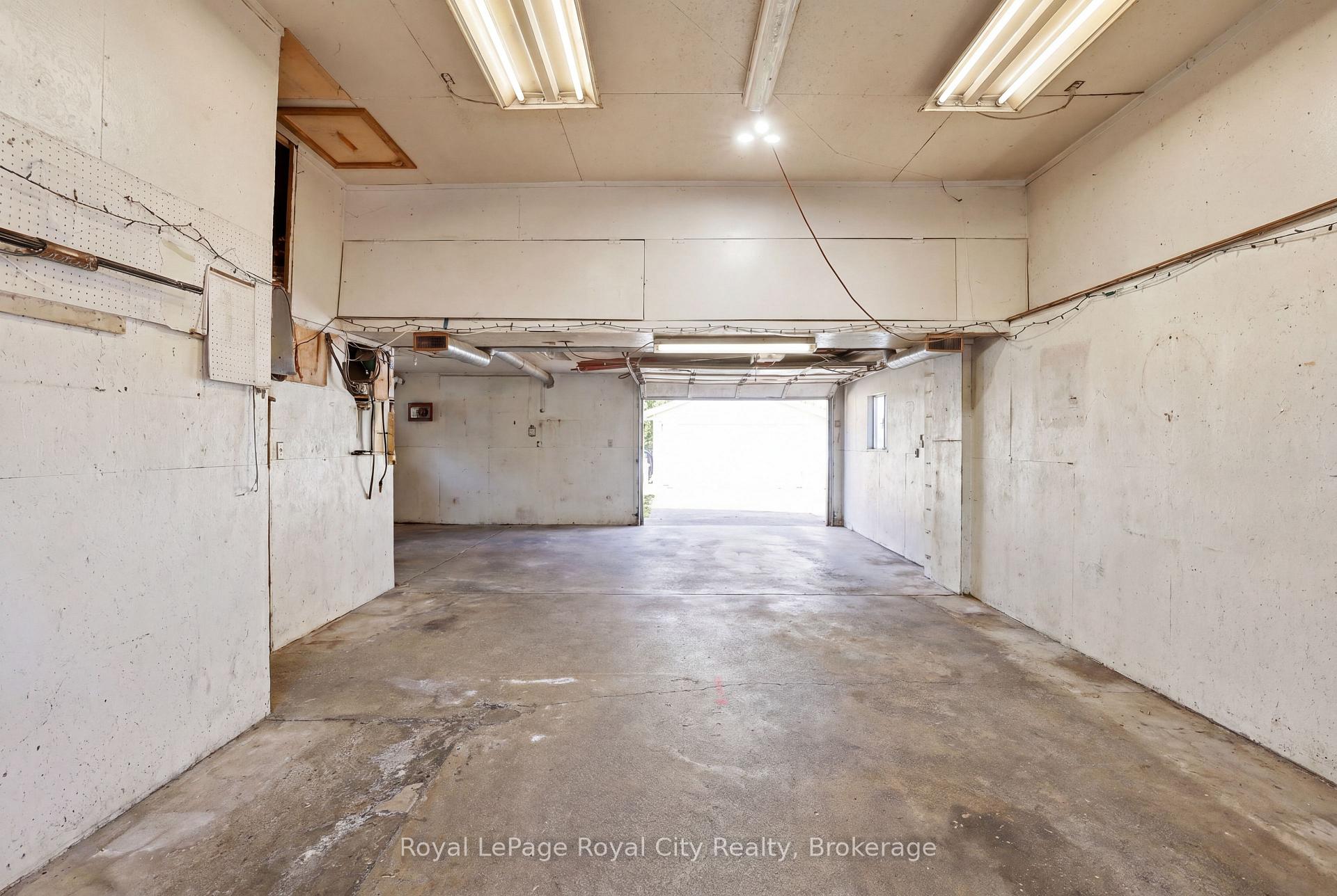 Photo 32 of 96 Beaumont Crescent, Guelph, Grange Road — HOMEH