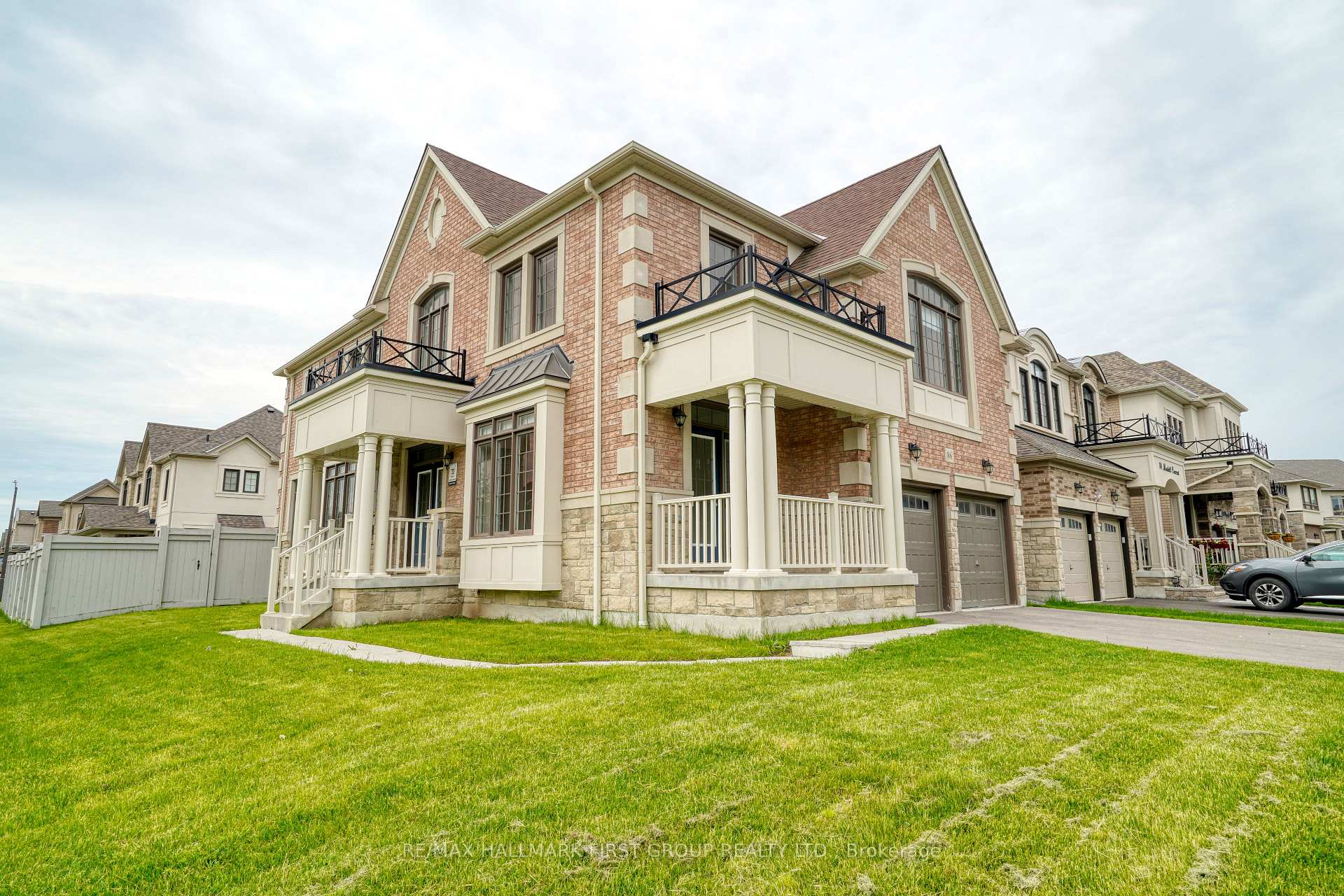 Photo 2 of 86 Maskell Crescent, Whitby, Rural Whitby — HOMEH