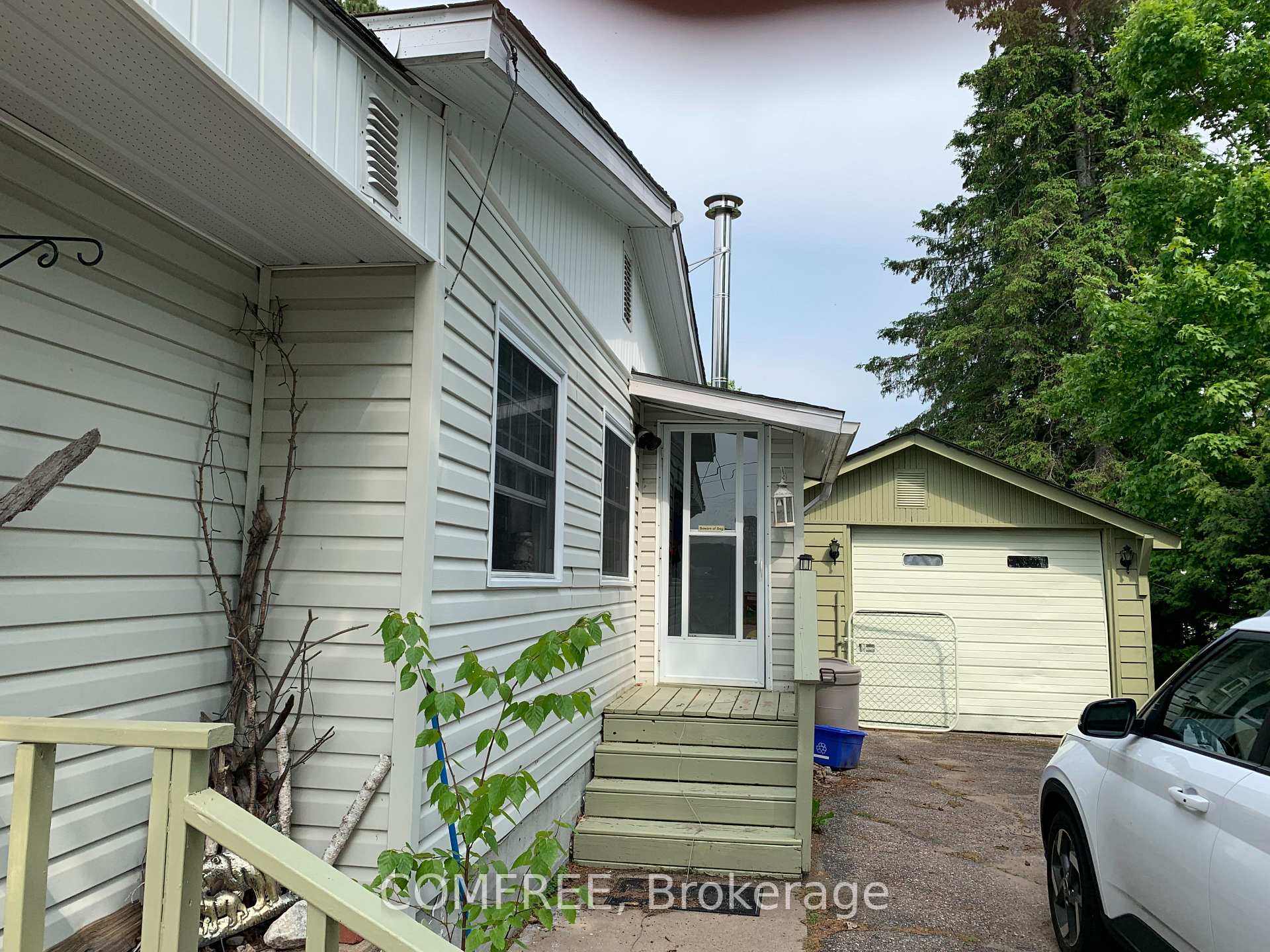 Photo 2 of 39 Lake Street, South Algonquin — HOMEH