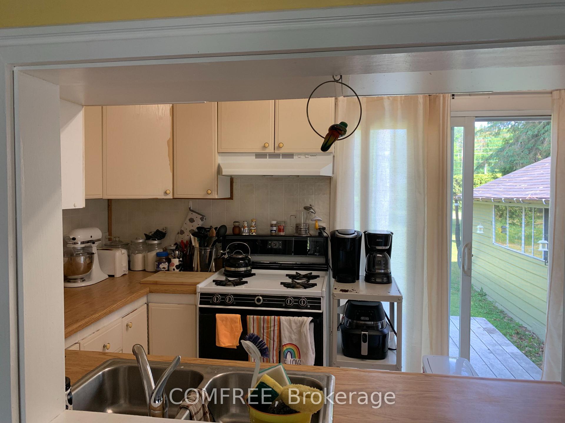 Photo 5 of 39 Lake Street, South Algonquin — HOMEH