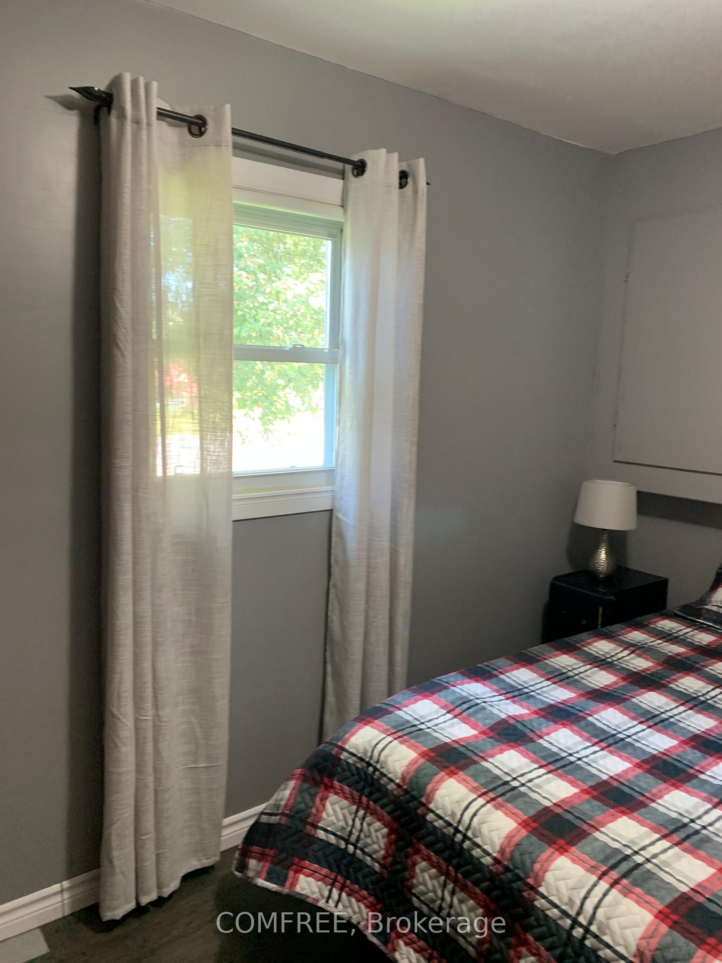 Photo 16 of 39 Lake Street, South Algonquin — HOMEH