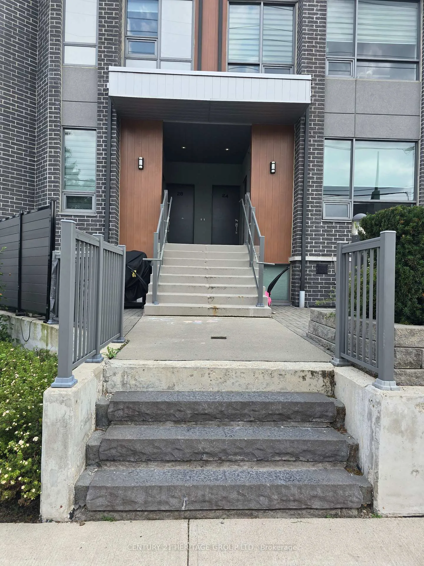 Photo of Unit 22, 680 Atwater Avenue