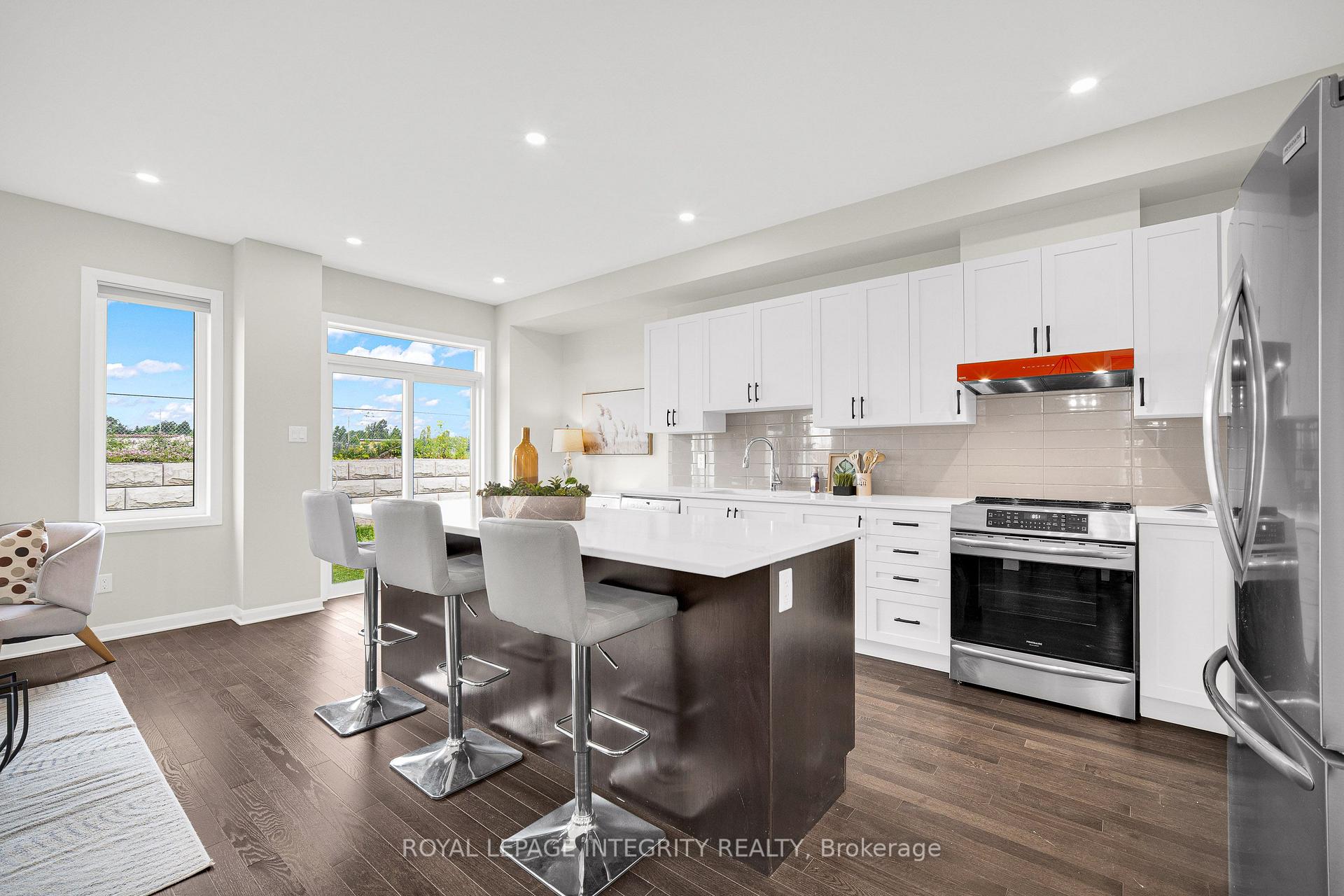 Photo 8 of 185 Bending Way, Ottawa, Barrhaven - Hearts Desire — HOMEH