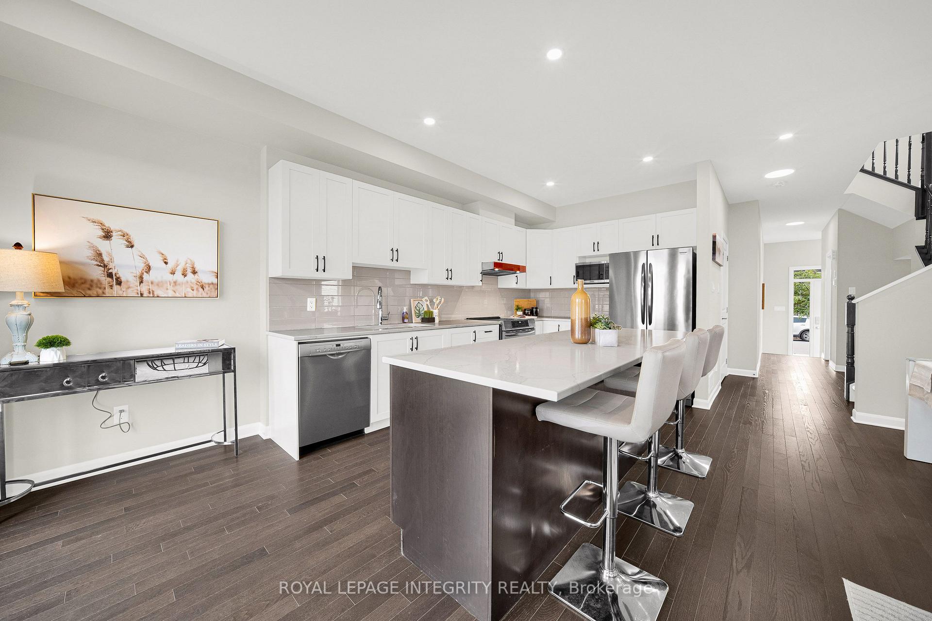 Photo 10 of 185 Bending Way, Ottawa, Barrhaven - Hearts Desire — HOMEH