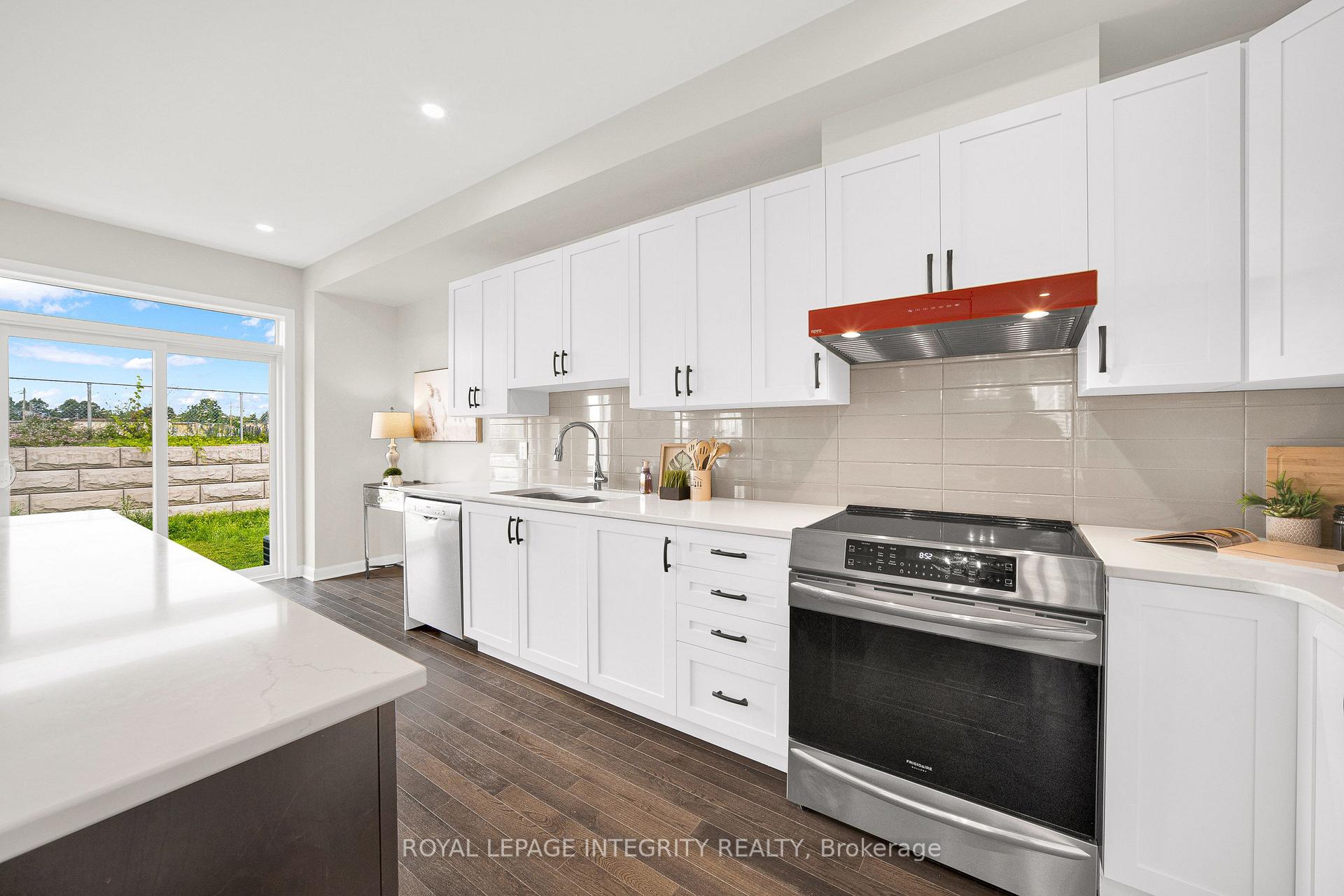 Photo 12 of 185 Bending Way, Ottawa, Barrhaven - Hearts Desire — HOMEH