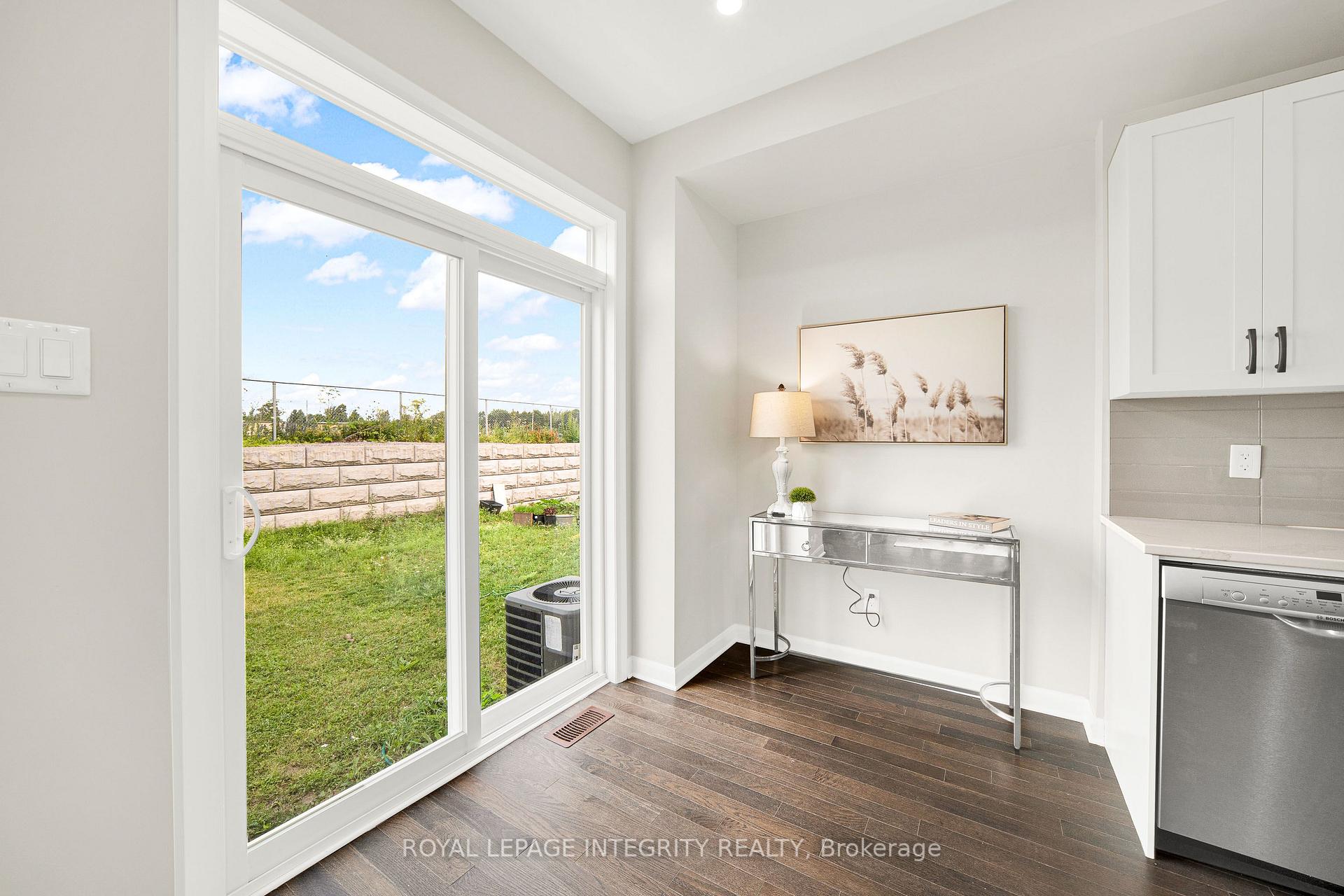 Photo 14 of 185 Bending Way, Ottawa, Barrhaven - Hearts Desire — HOMEH